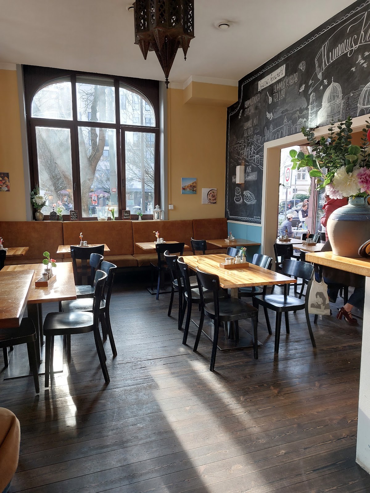 Hummus Küch': the place
