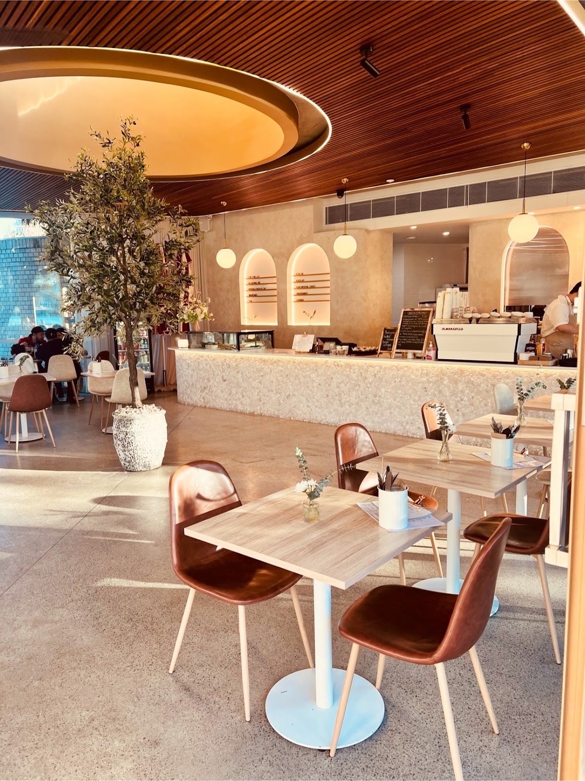 Kal's on Cahill: the place