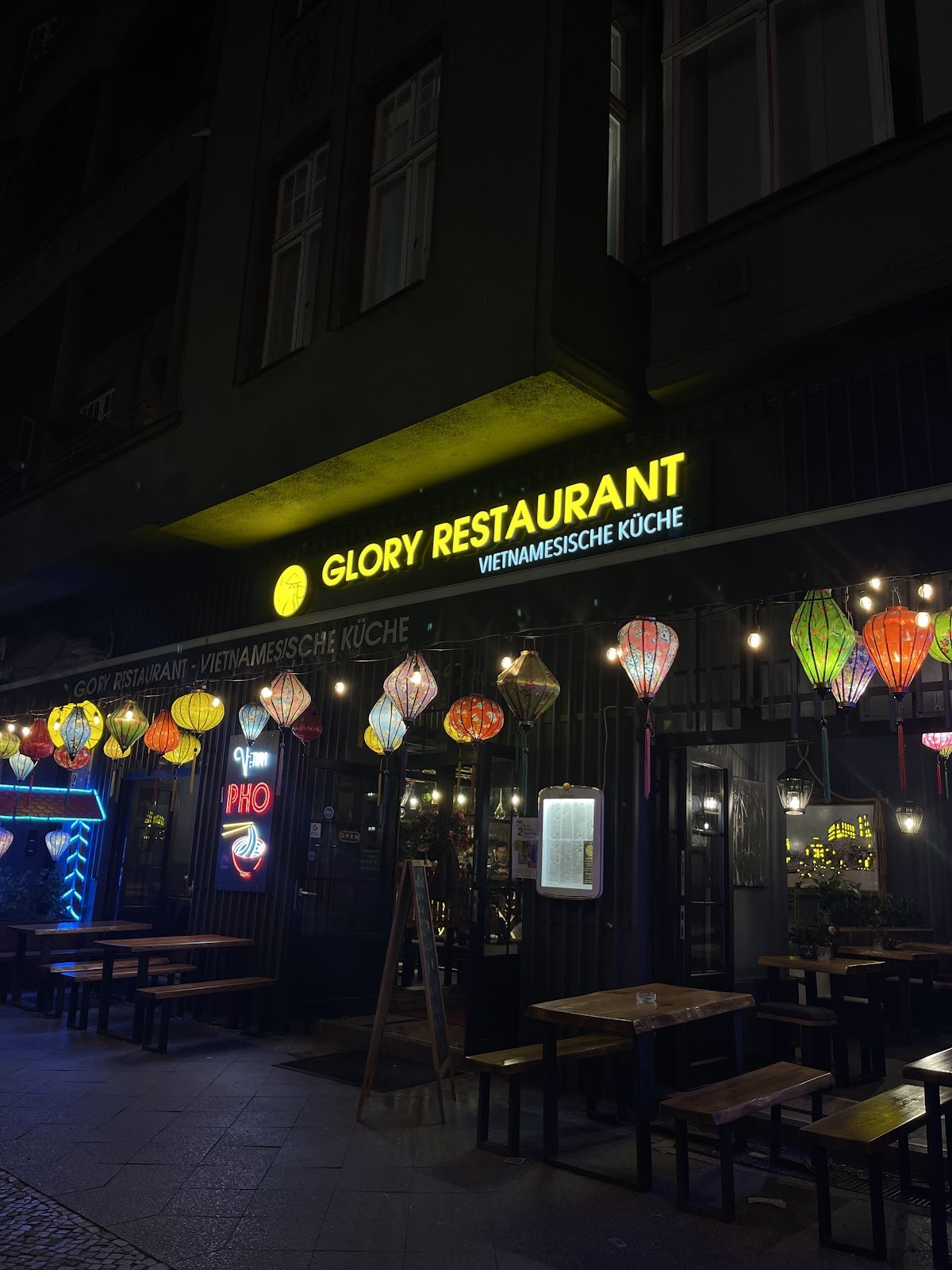 Glory Restaurant: the place