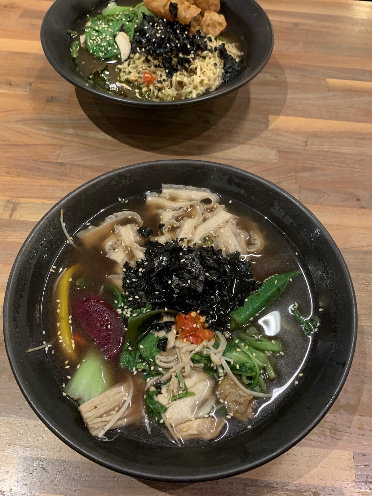 VEGE CREEK 蔬河 A11店: food & drinks
