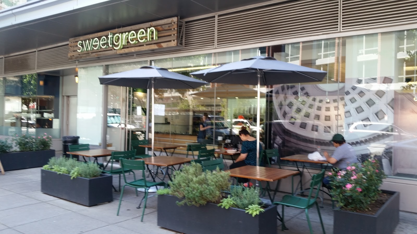 sweetgreen - Healthy Salads, Wraps, and Bowls: the place