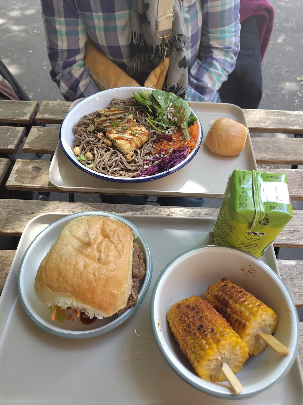 Season Square: food & drinks
