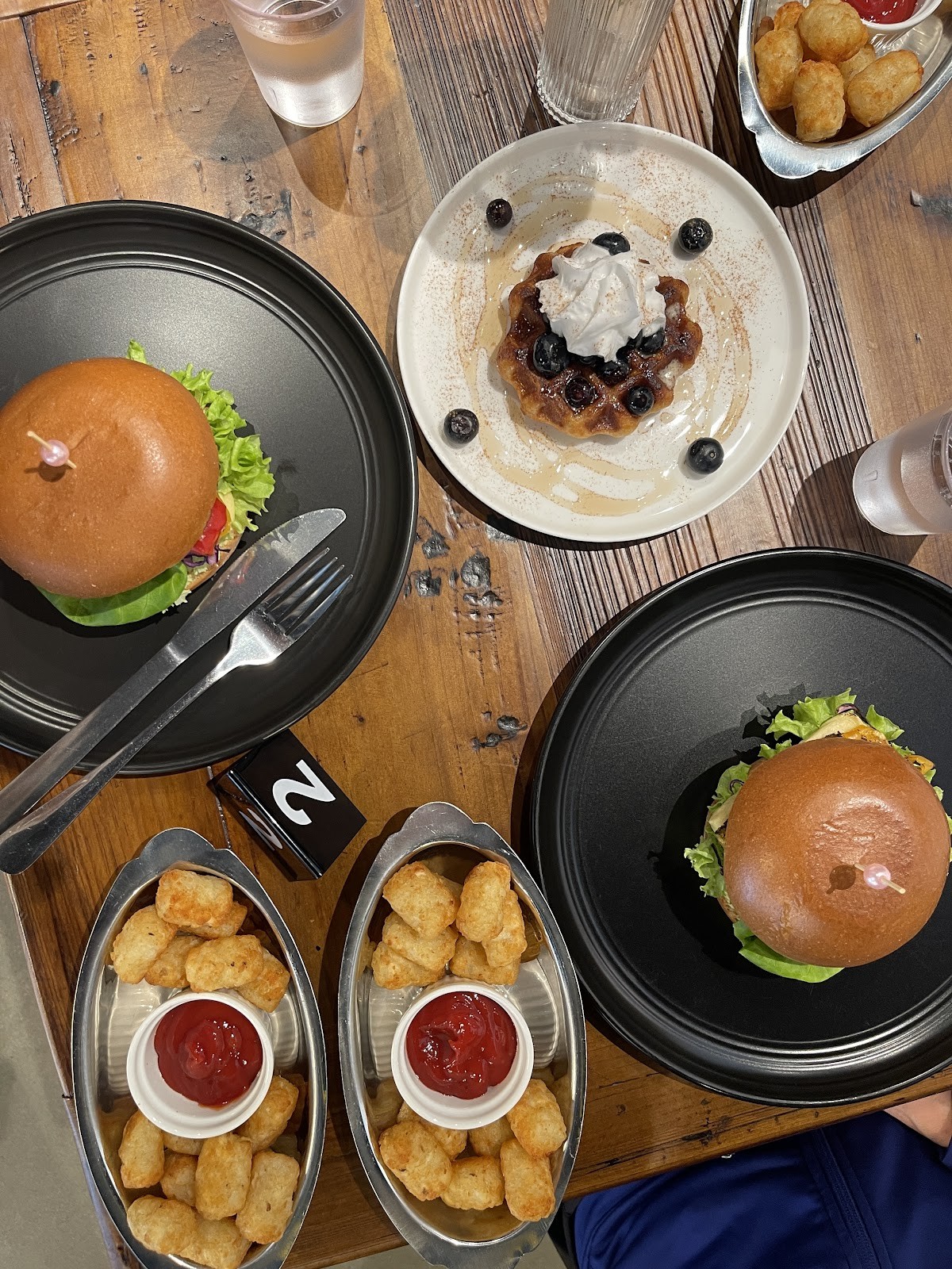 AM Cafe: food & drinks