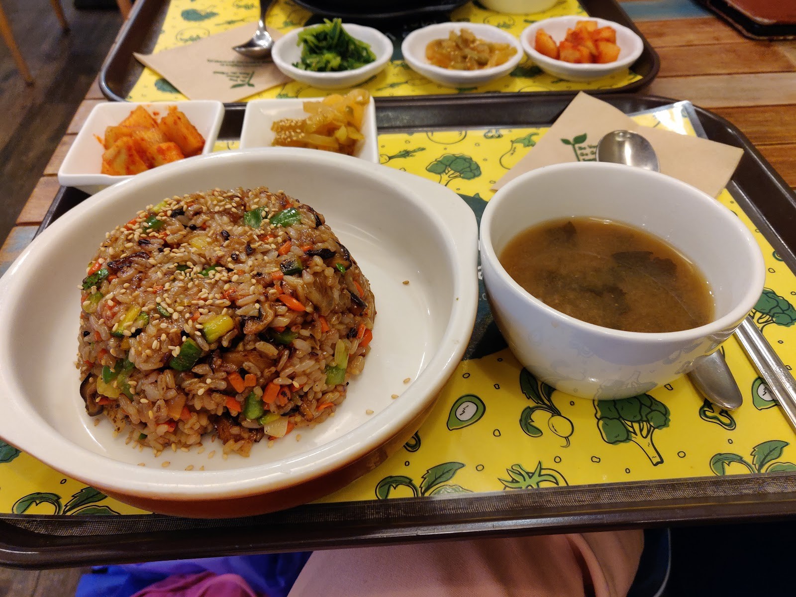Loving Hut Cafe: food & drinks