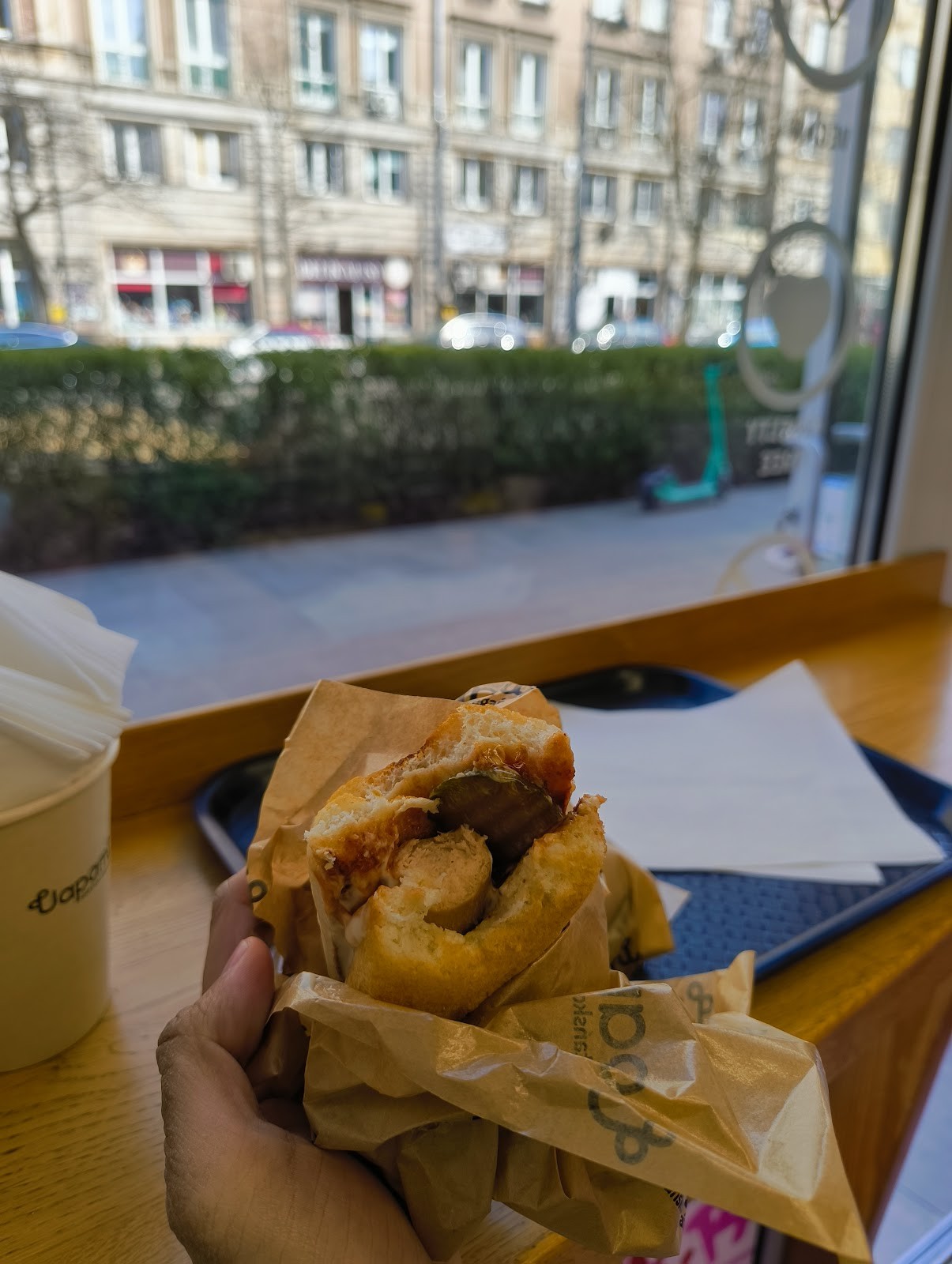 Uapami Seitan Burger: food & drinks