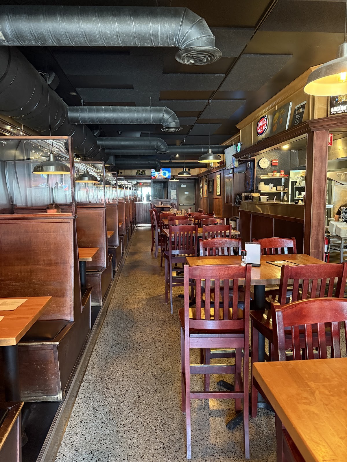 Buster's On 28th: the place