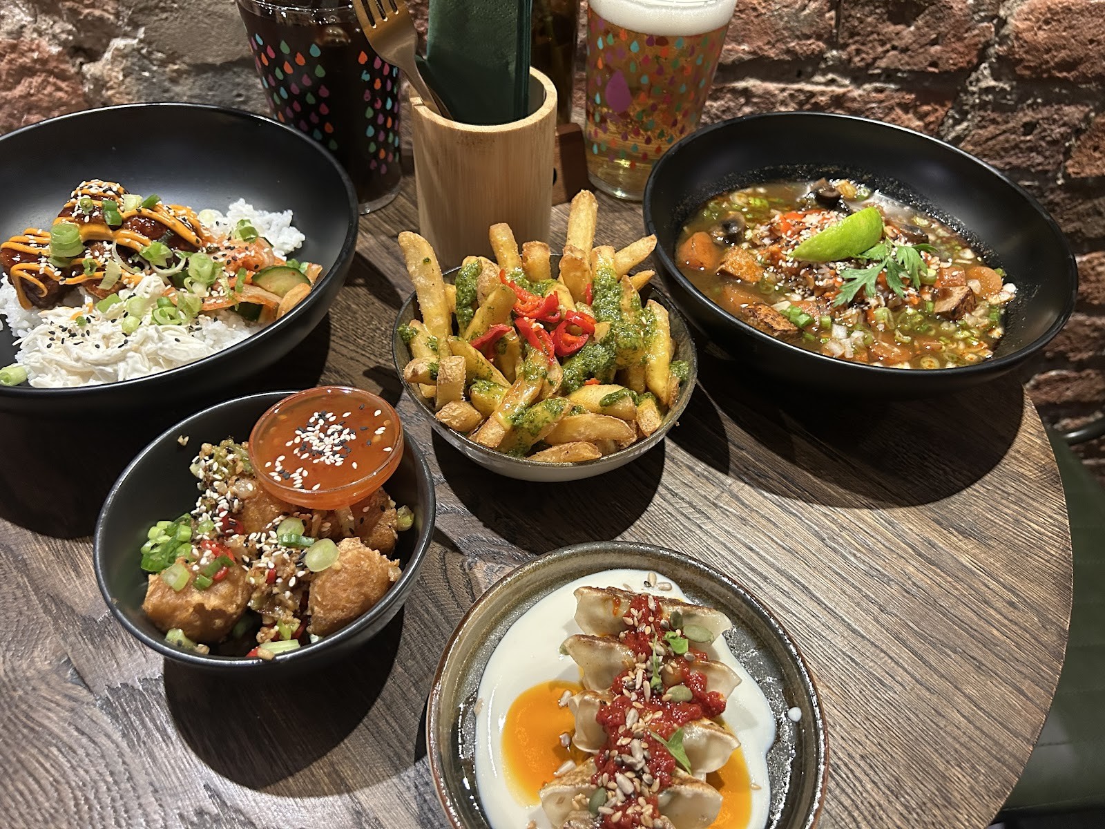 Hinterland Alcohol-Free Bar and Cafe: food & drinks