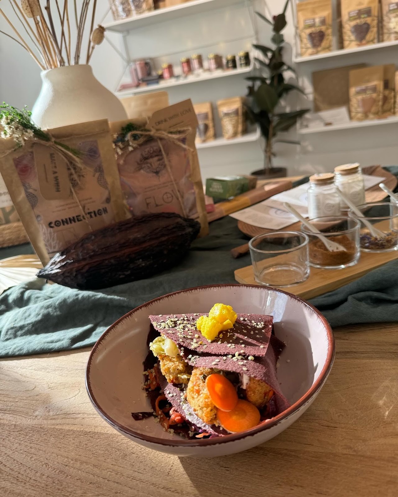VIBE Superfood Bistro: food & drinks