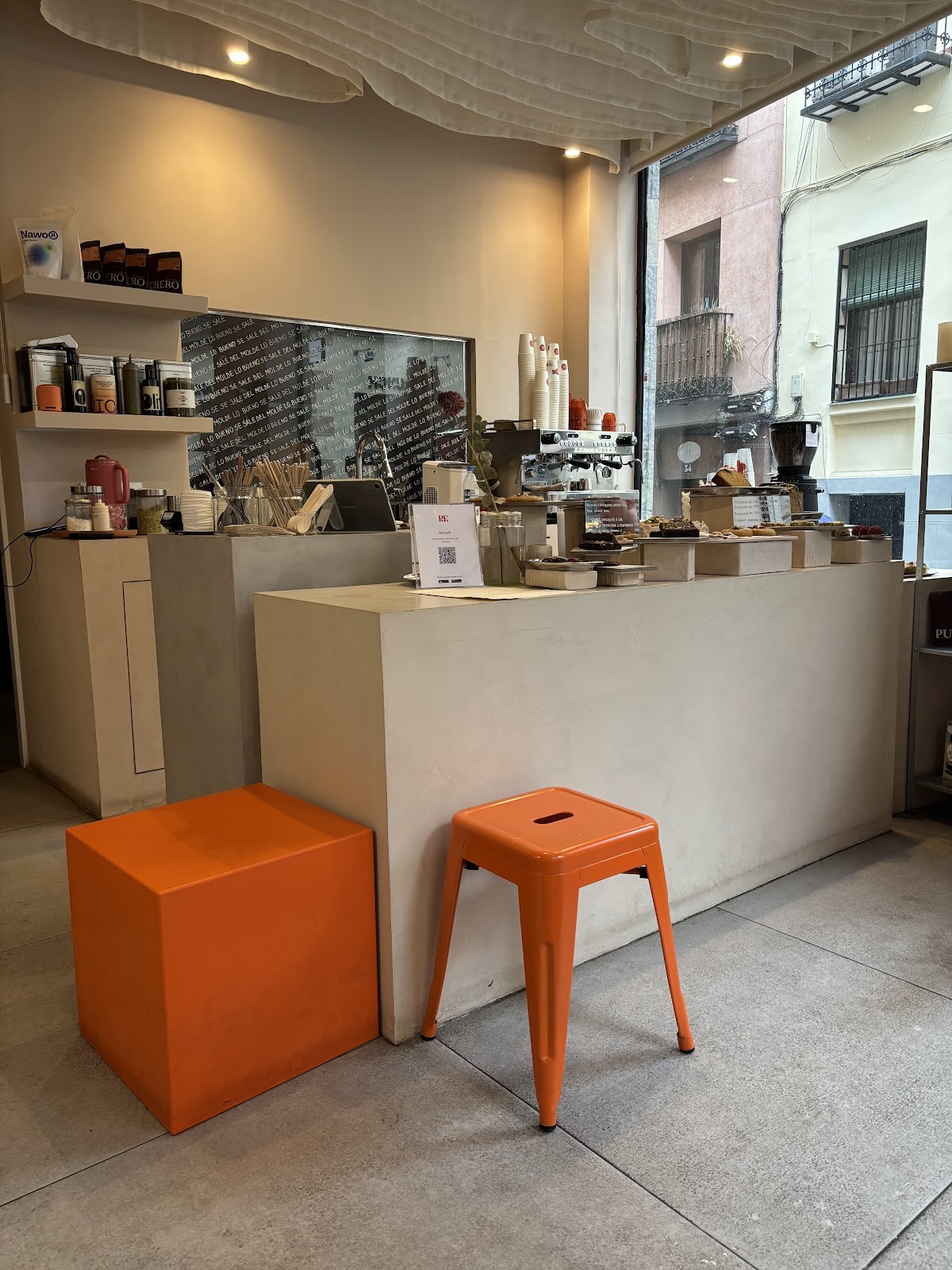 Re Café: the place