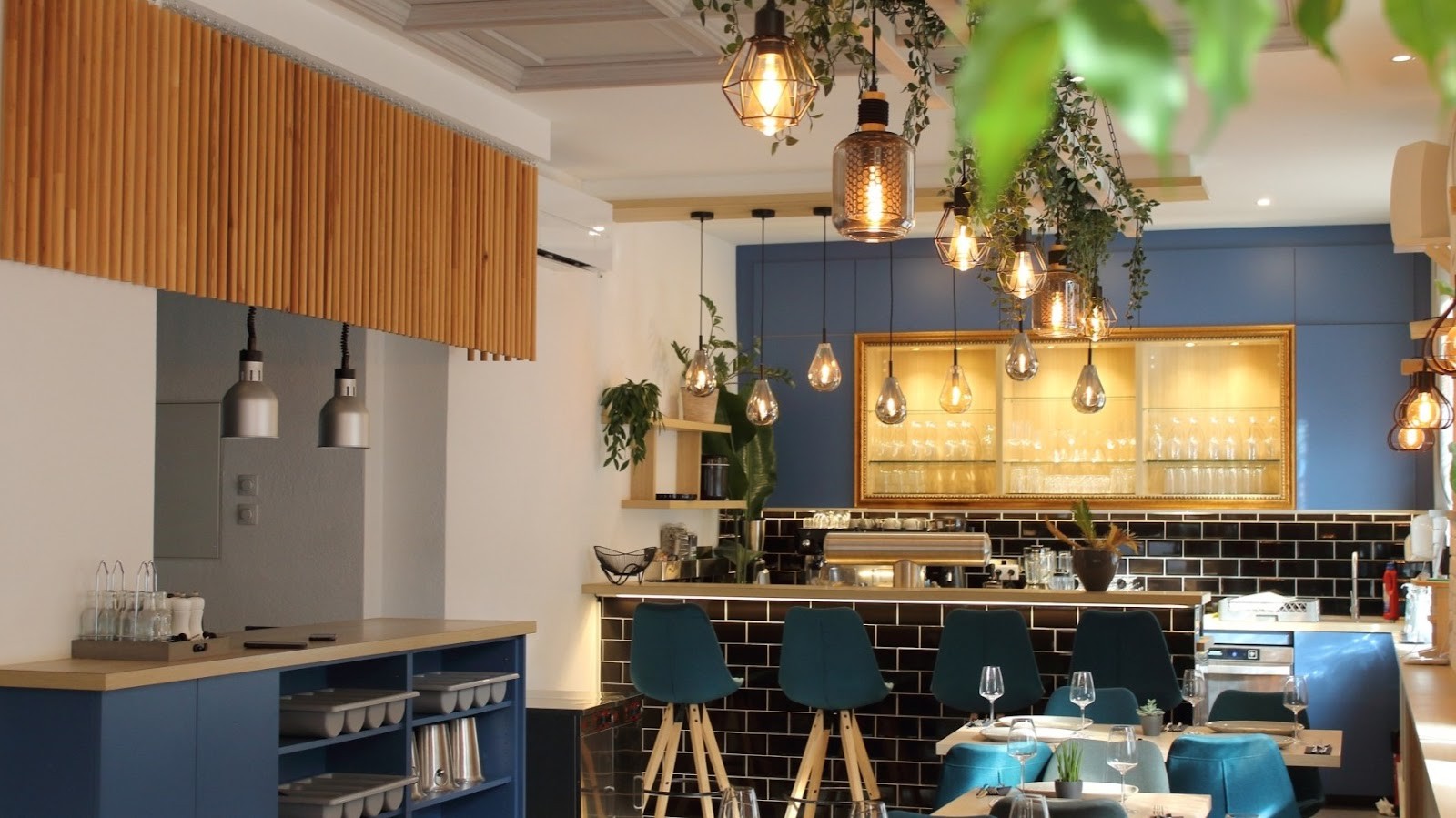Aroma - Bar | Restaurant | Events: the place