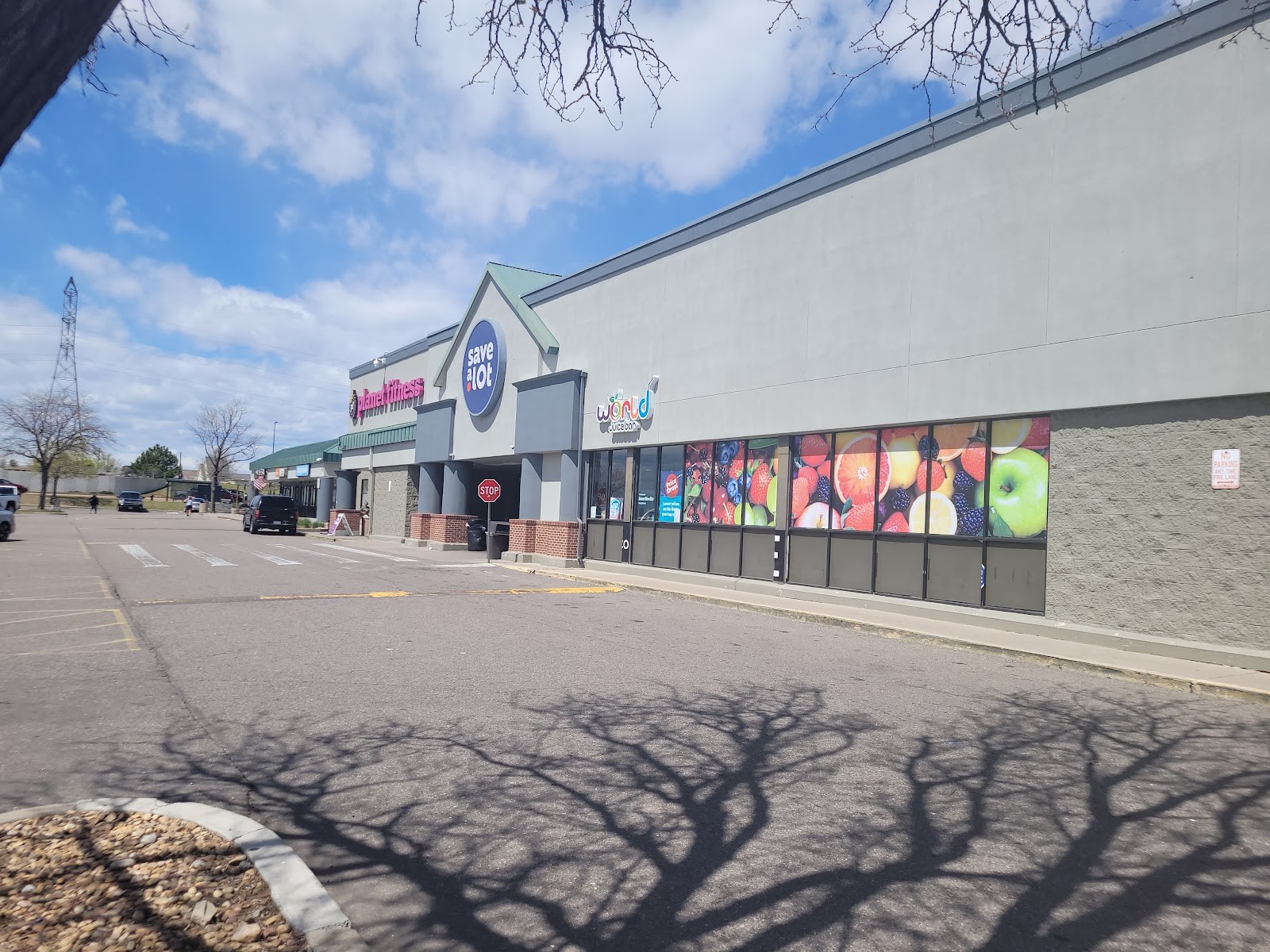 World Juice Bar at Save A Lot: the place