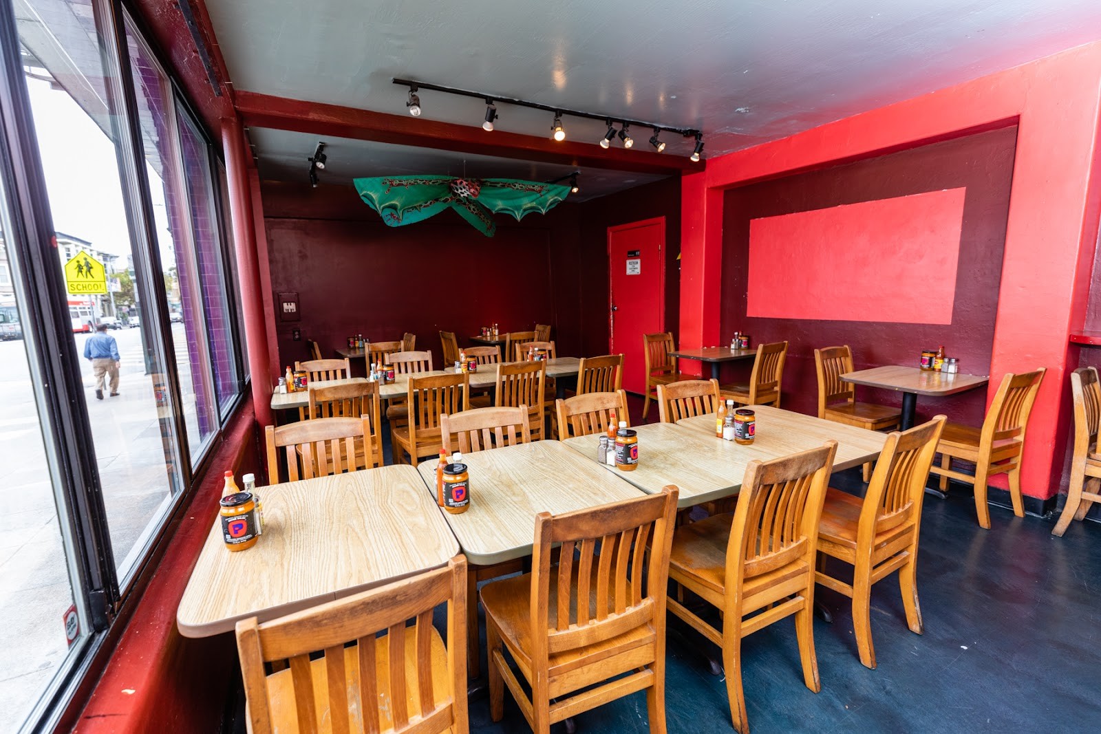 Papalote Mexican Grill VALENCIA: the place