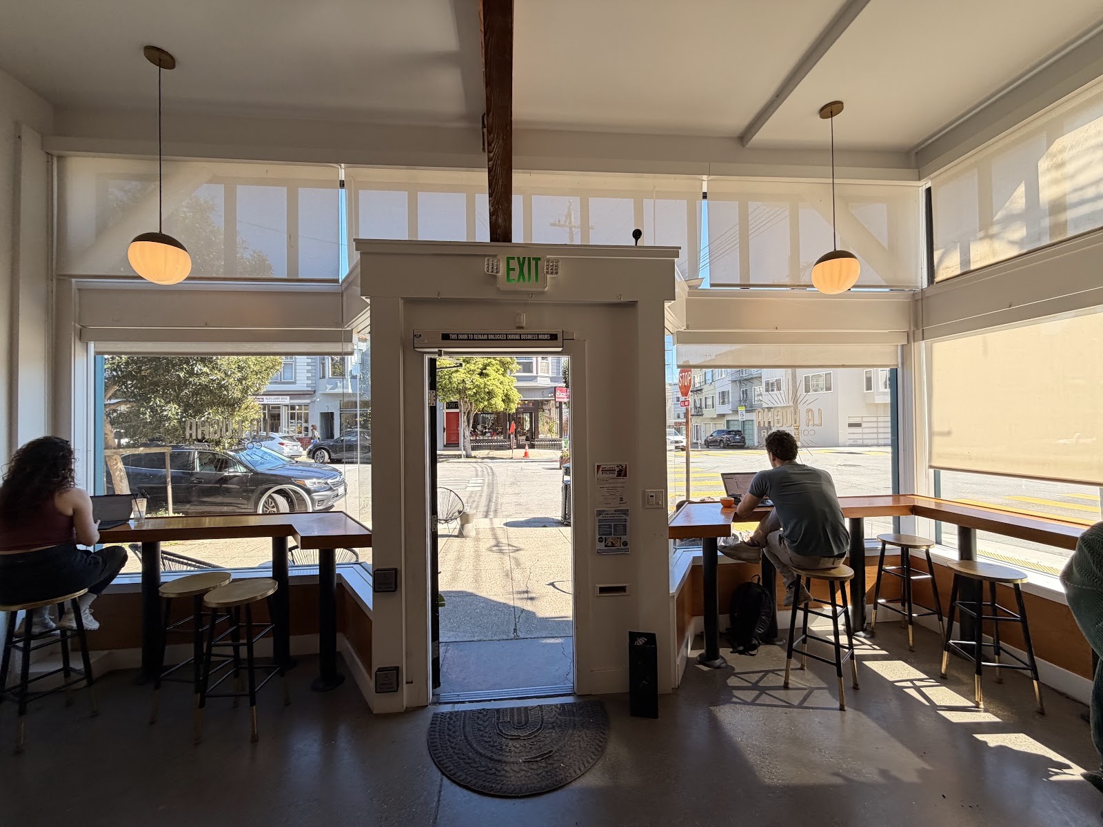 La Lucha Coffee Bar: the place