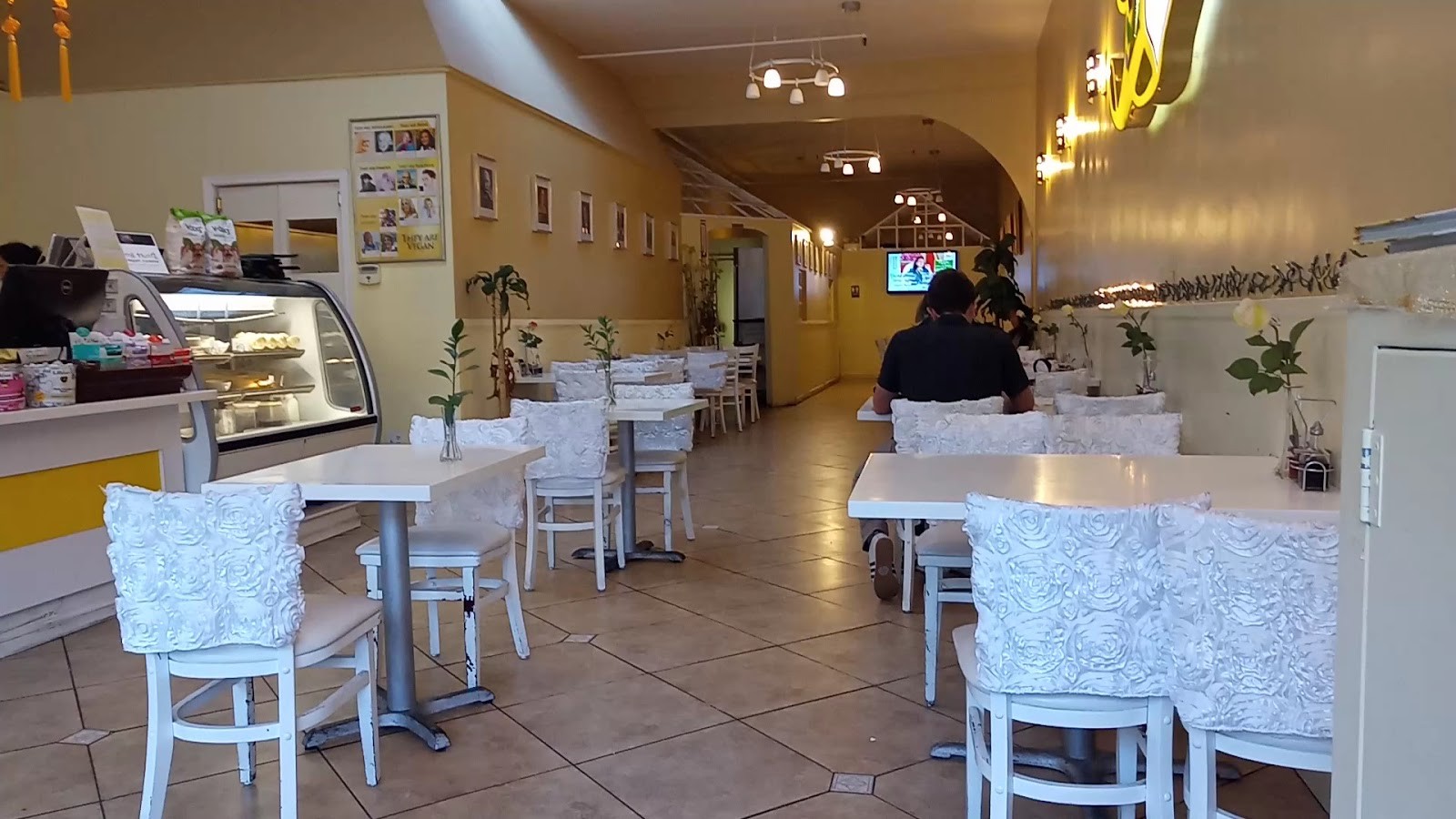 Loving Hut Vegan Restaurant - San Francisco: the place