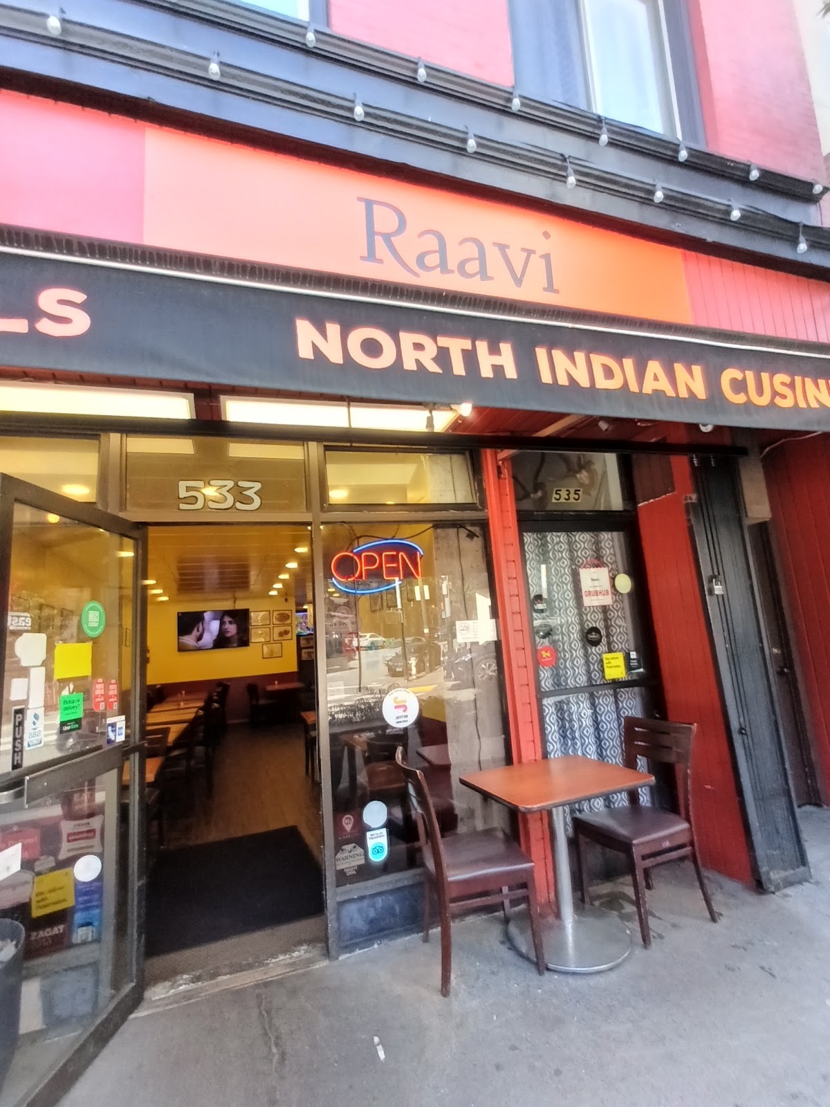 Raavi North Indian Cuisine: the place
