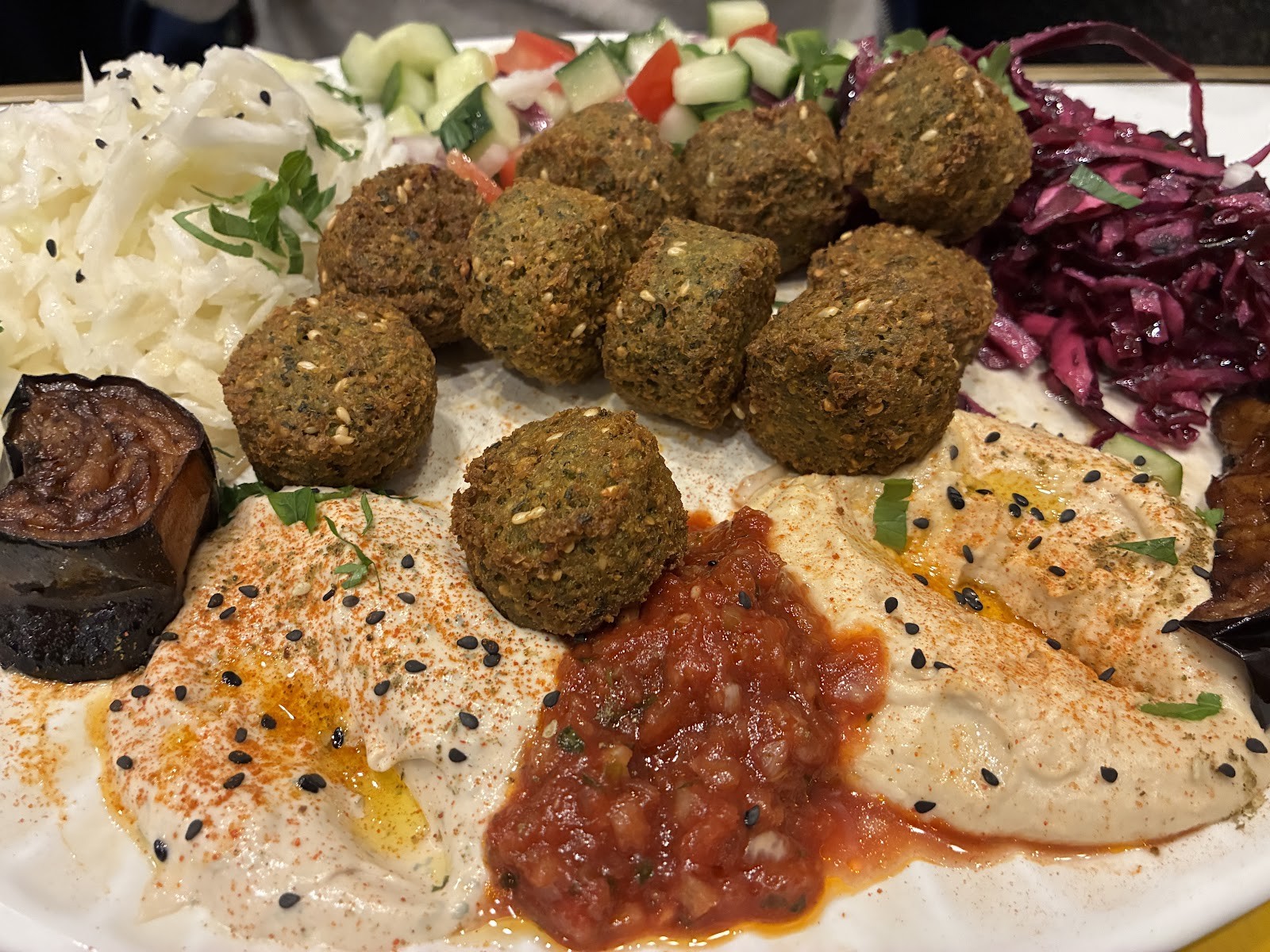 L'As du Fallafel: food & drinks