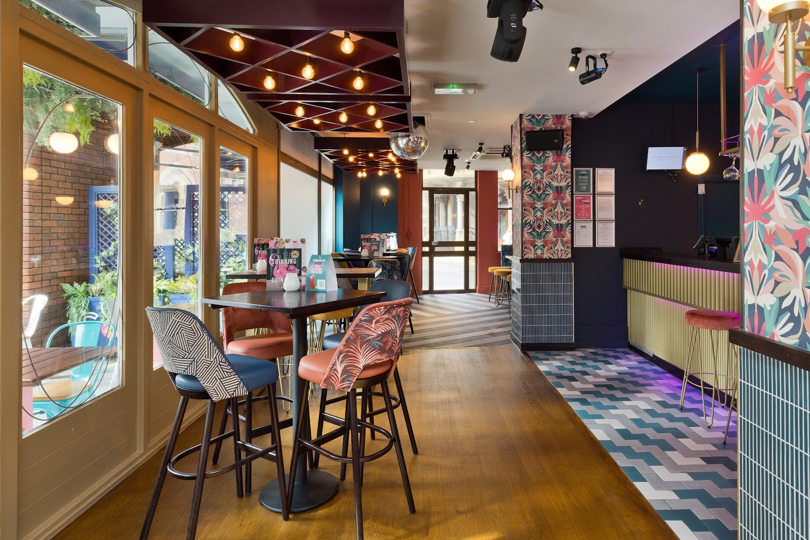 Slug & Lettuce - Albert Square Manchester: the place