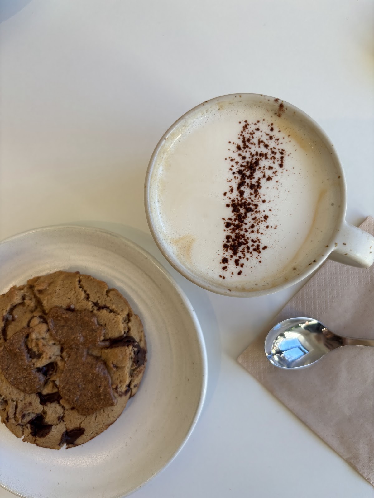 Pontes Roastery & Coffee Bar: food & drinks