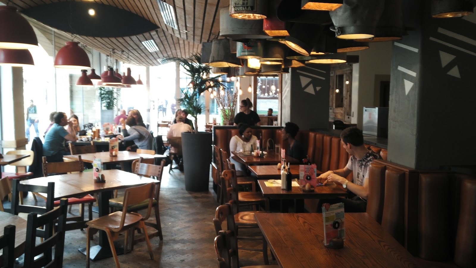 Nando's Sheffield - West Street: the place