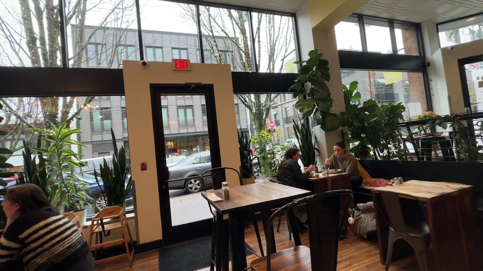 Harlow Cafe + Juice Bar: the place