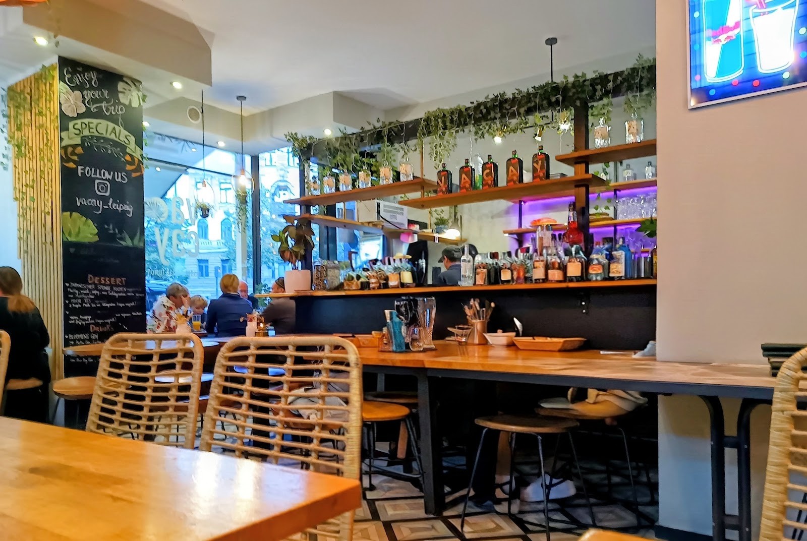 Vacay - modern asian fusion: the place