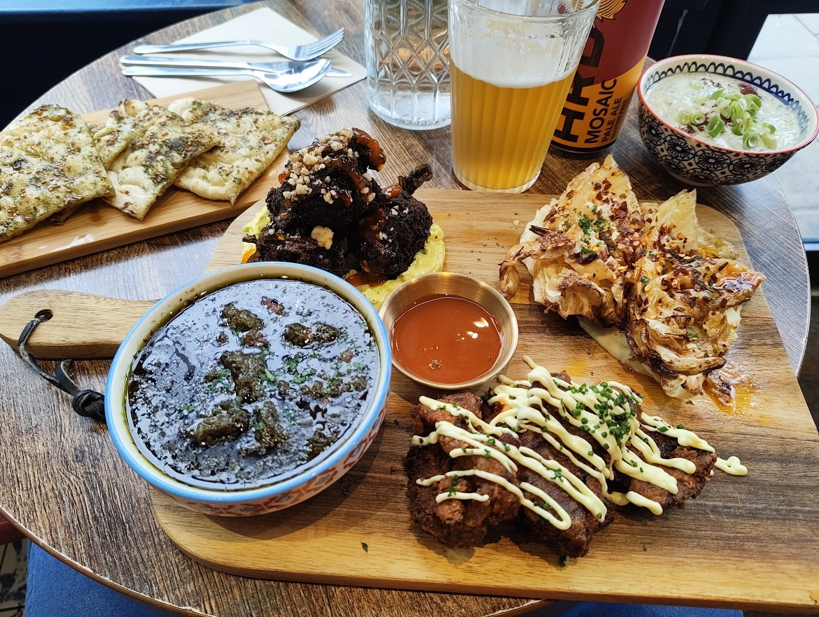 Koocha Mezze Bar: food & drinks