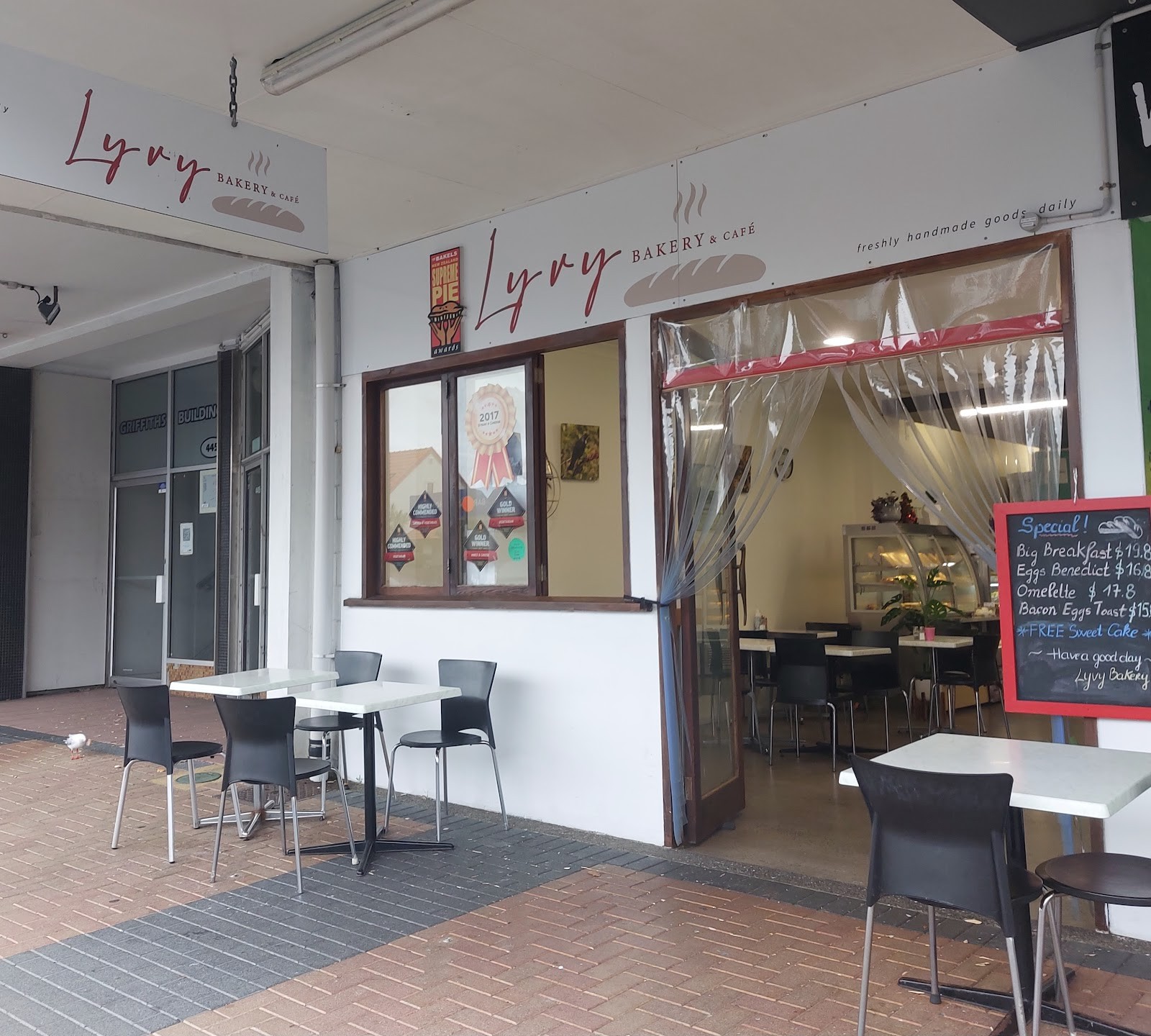 Lyvy Bakery & Café: the place