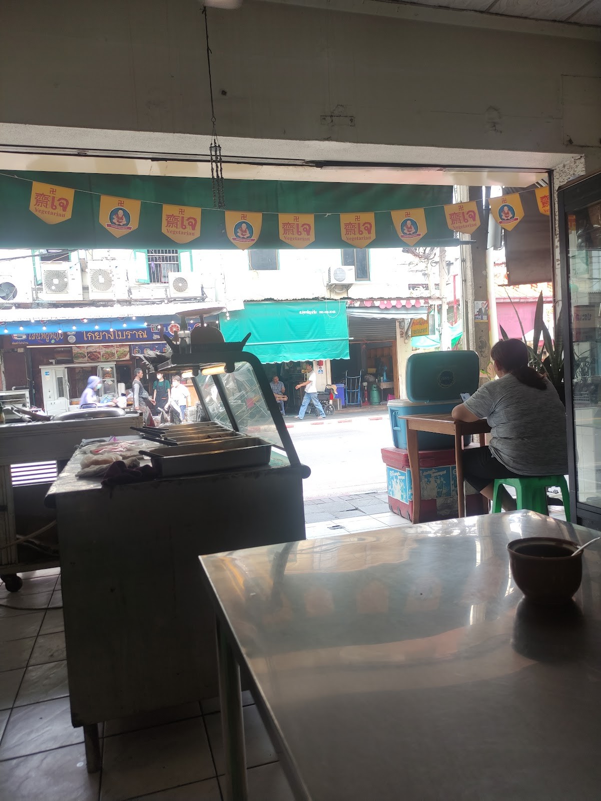 Vegetarian Healthy Food Restaurant: the place