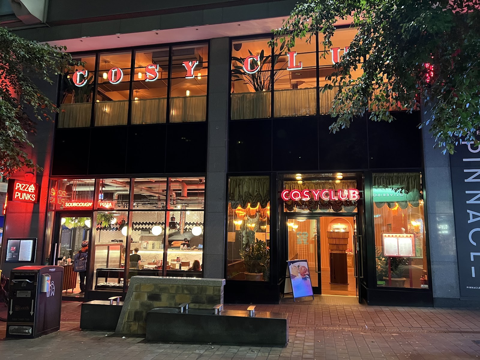 Cosy Club: the place