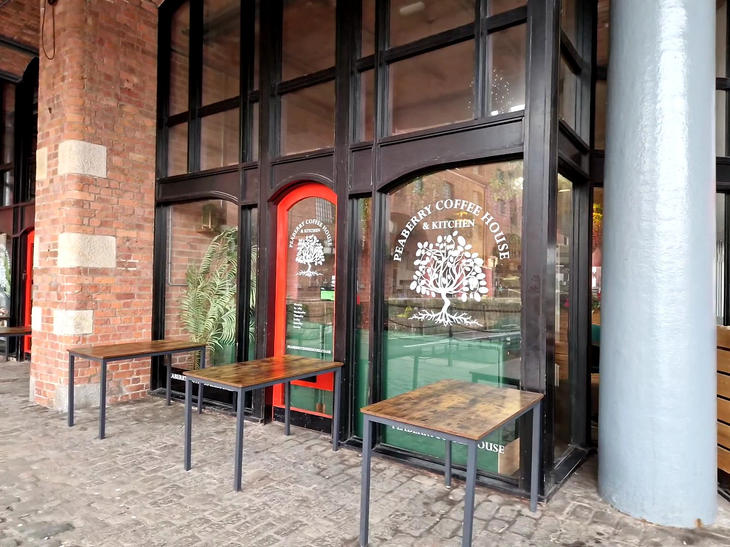 Peaberry Coffee House - Albert Dock: the place