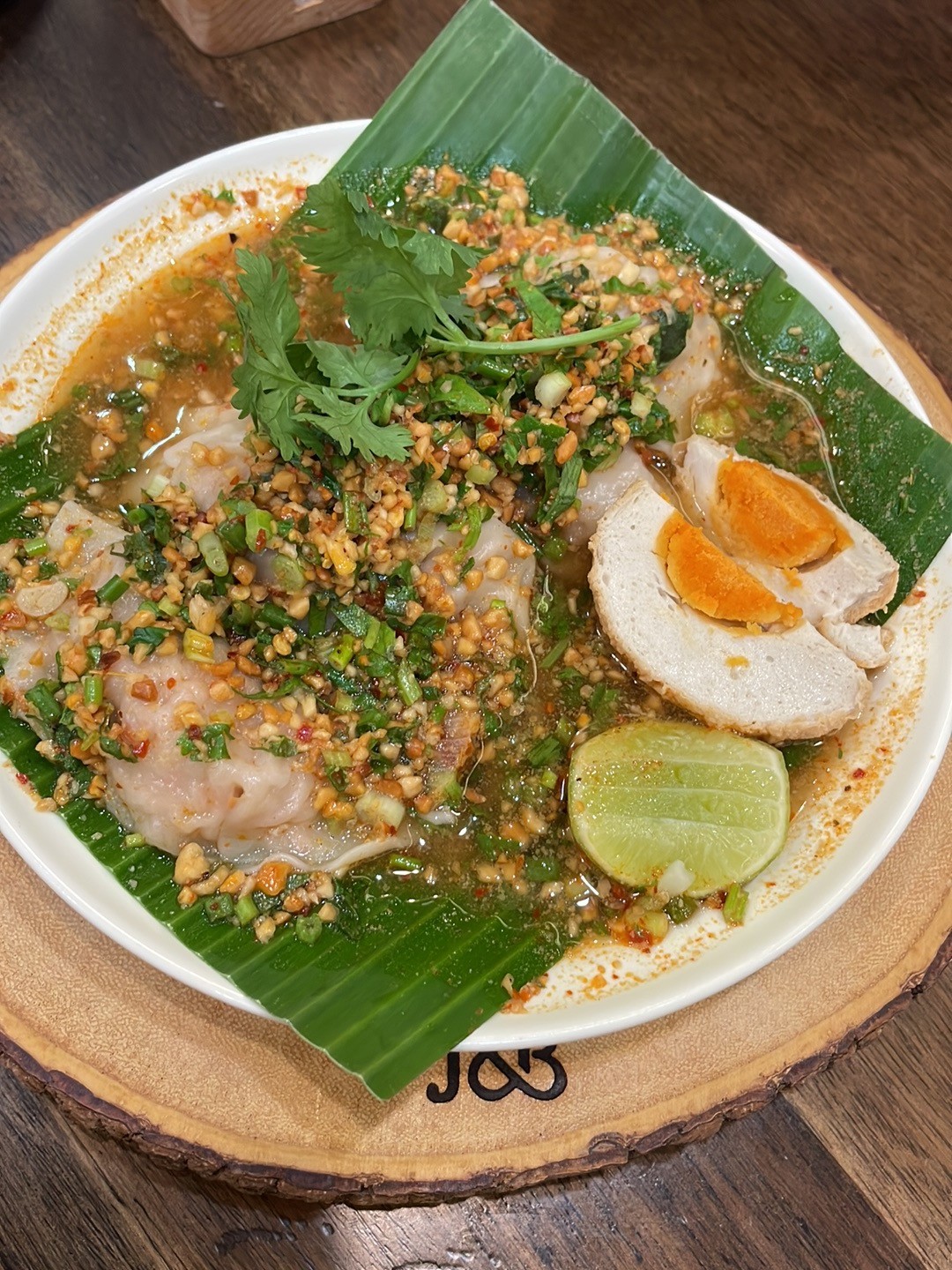 Kem-Kon Charoennakhon (เข้ม-ข้น เจริญนคร) 100% Vegan: food & drinks