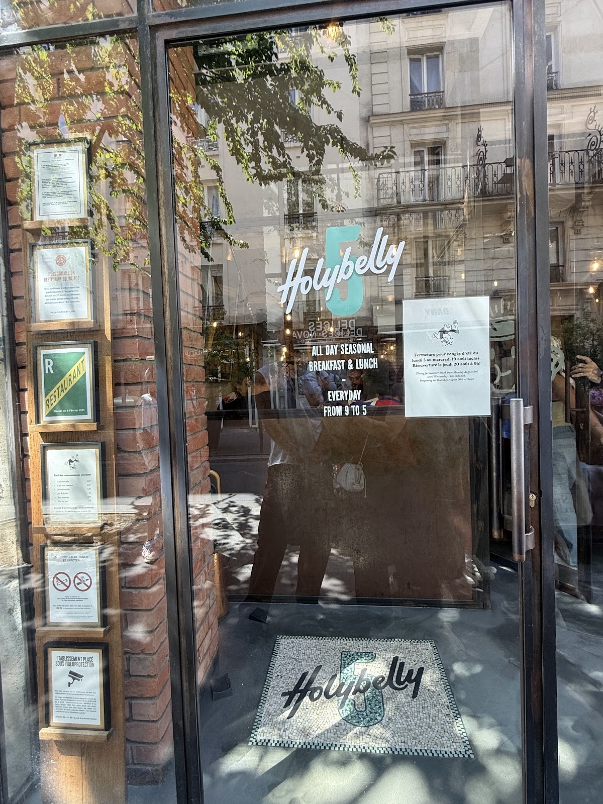 HolyBelly: the place