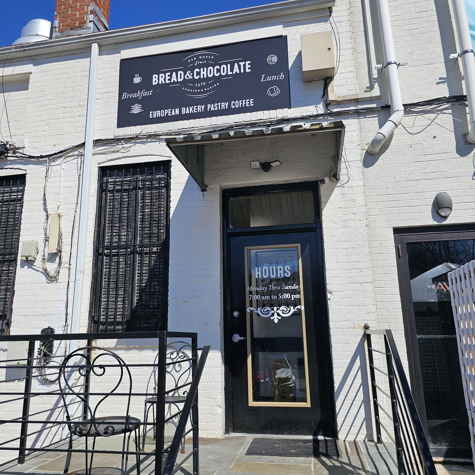 Bread & Chocolate: the place