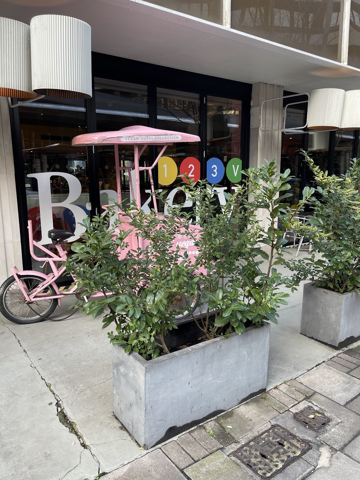 123V Bakery & Cafeteria: the place