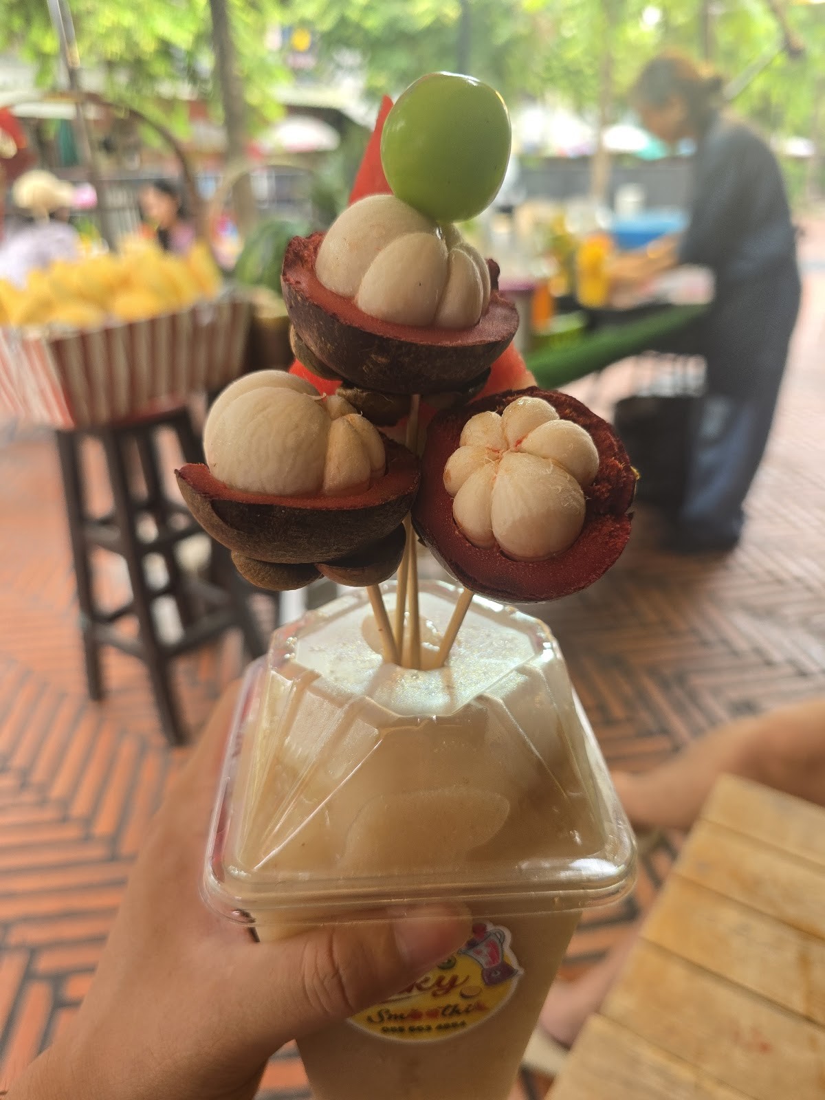 Tikky smoothie: food & drinks