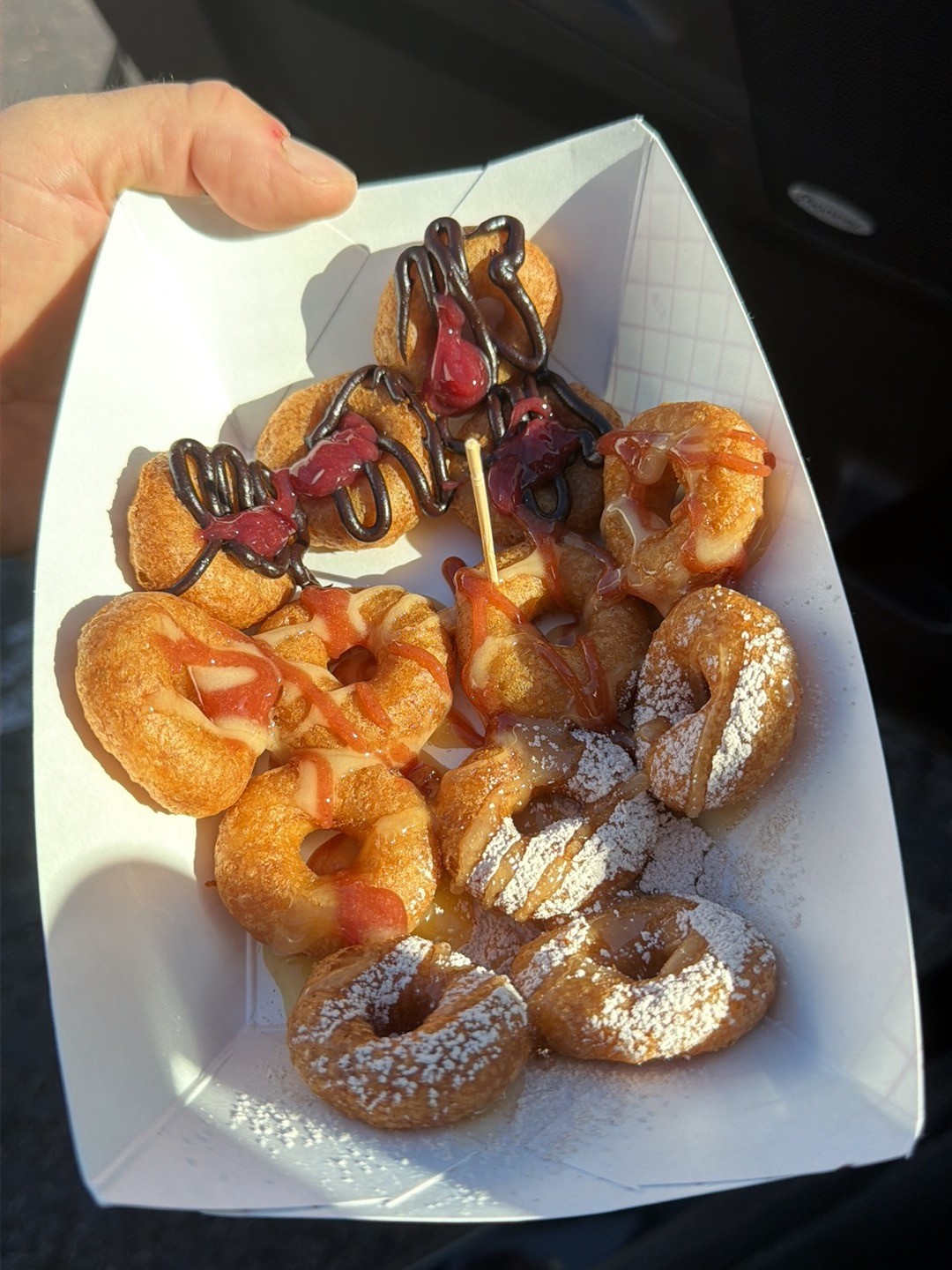 Chani's Donuts: food & drinks