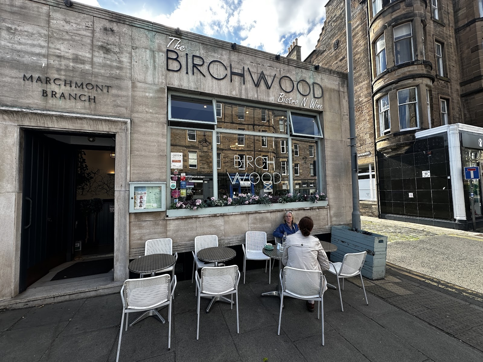 The Birchwood Bistro n Wine: the place