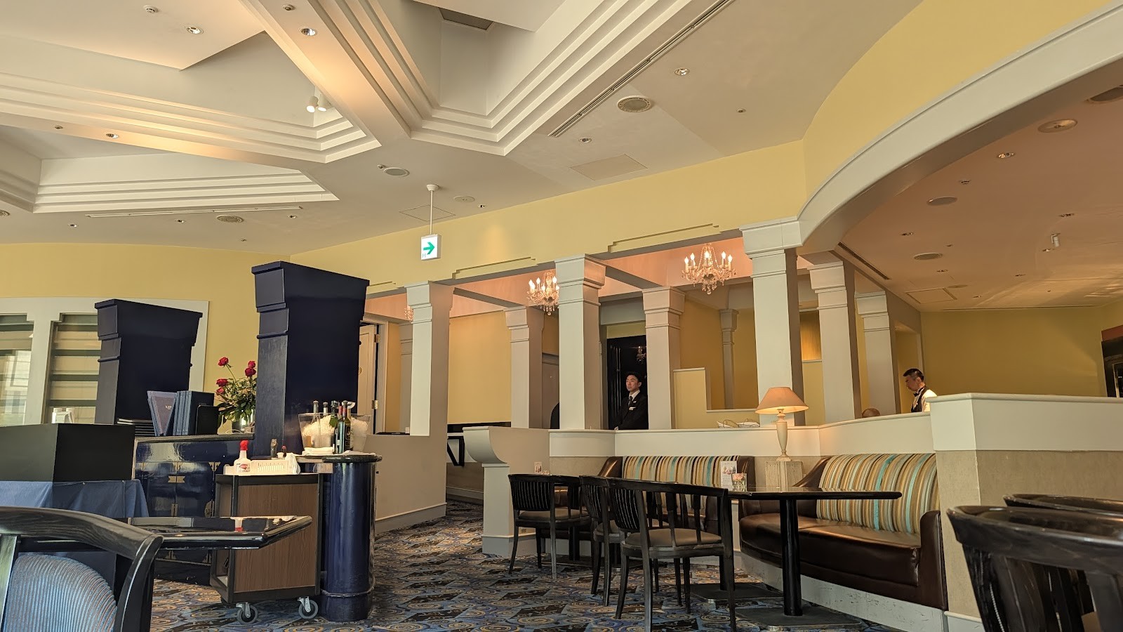 KATO'S DINING & BAR: the place