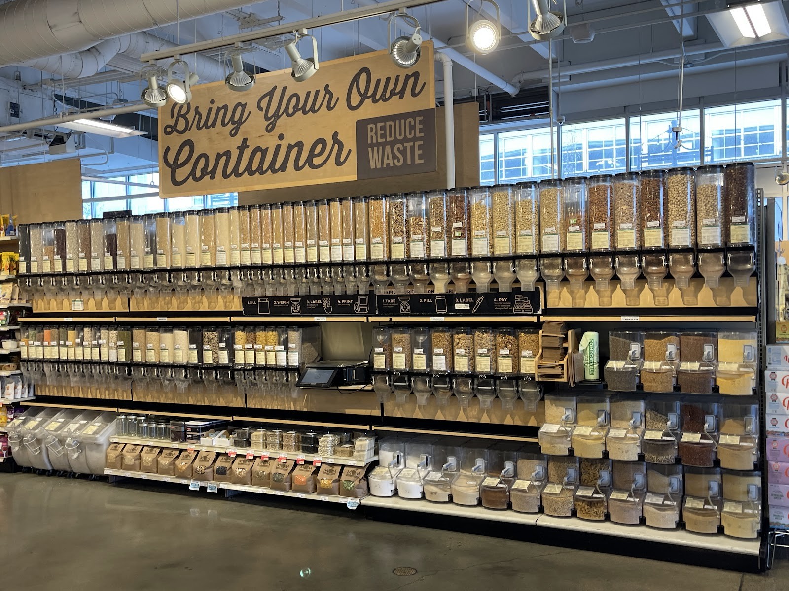 MOM's Organic Market: the place