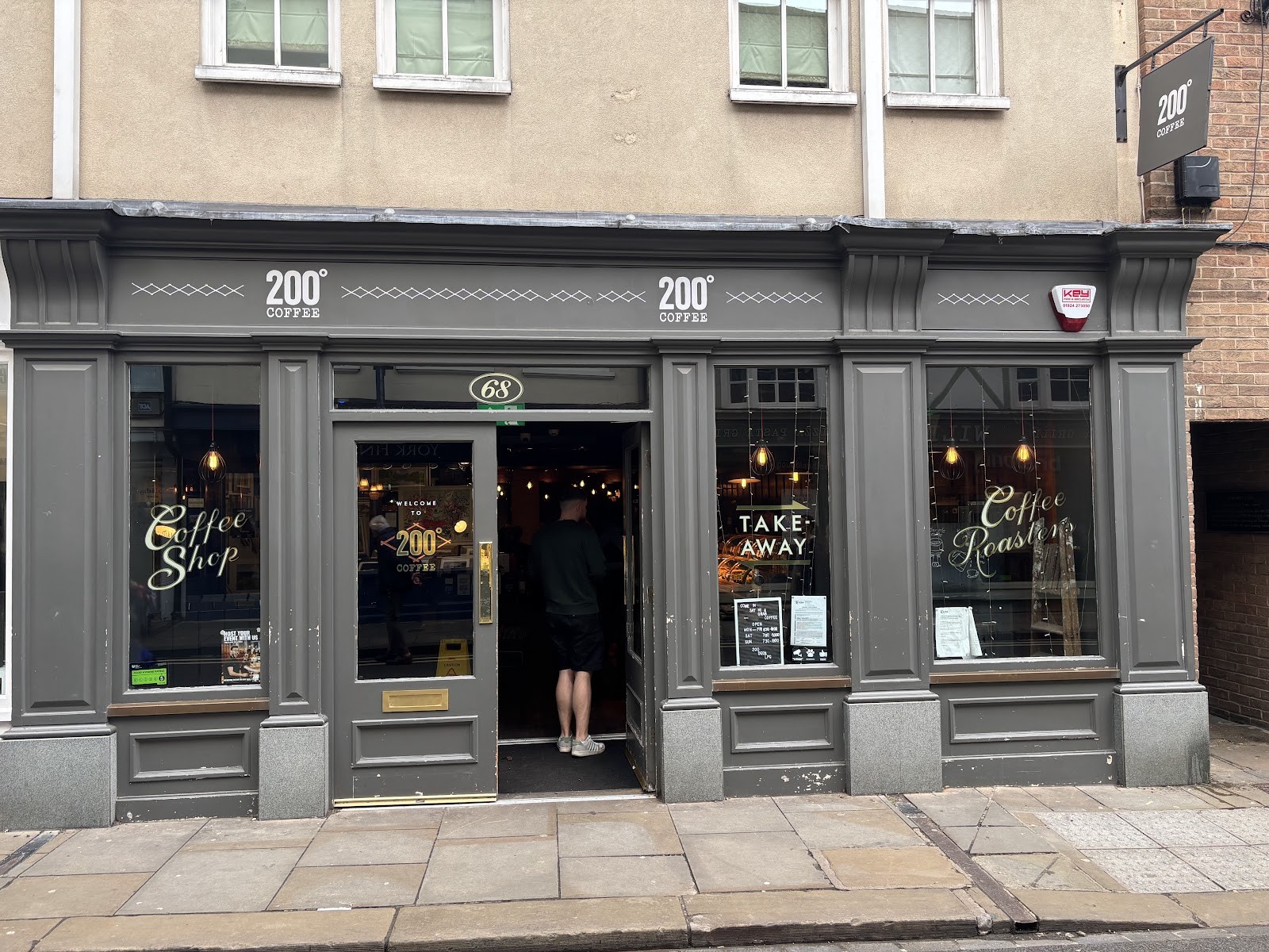 200 Degrees Coffee Shop: the place