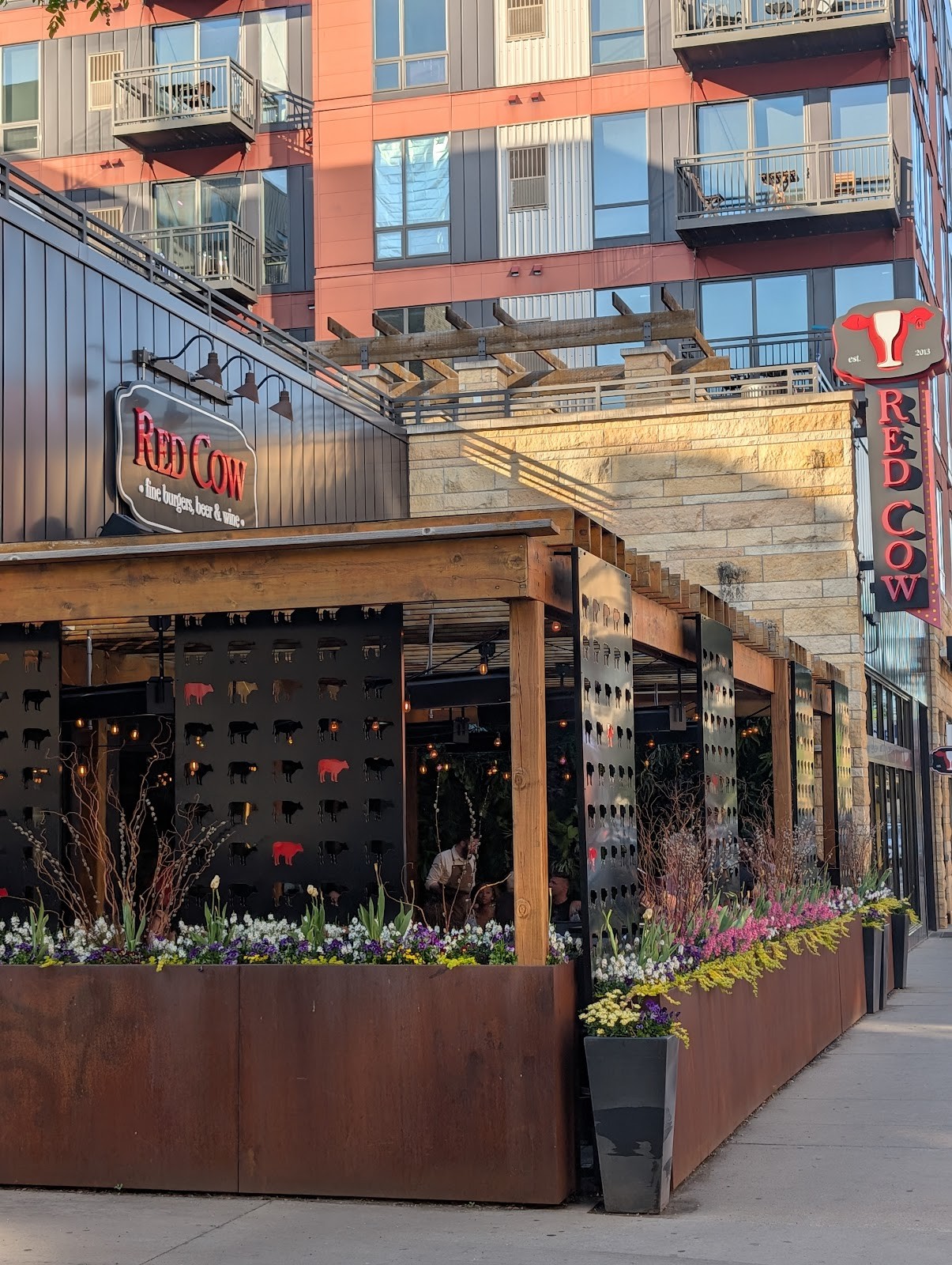 Red Cow - 1st Ave: the place