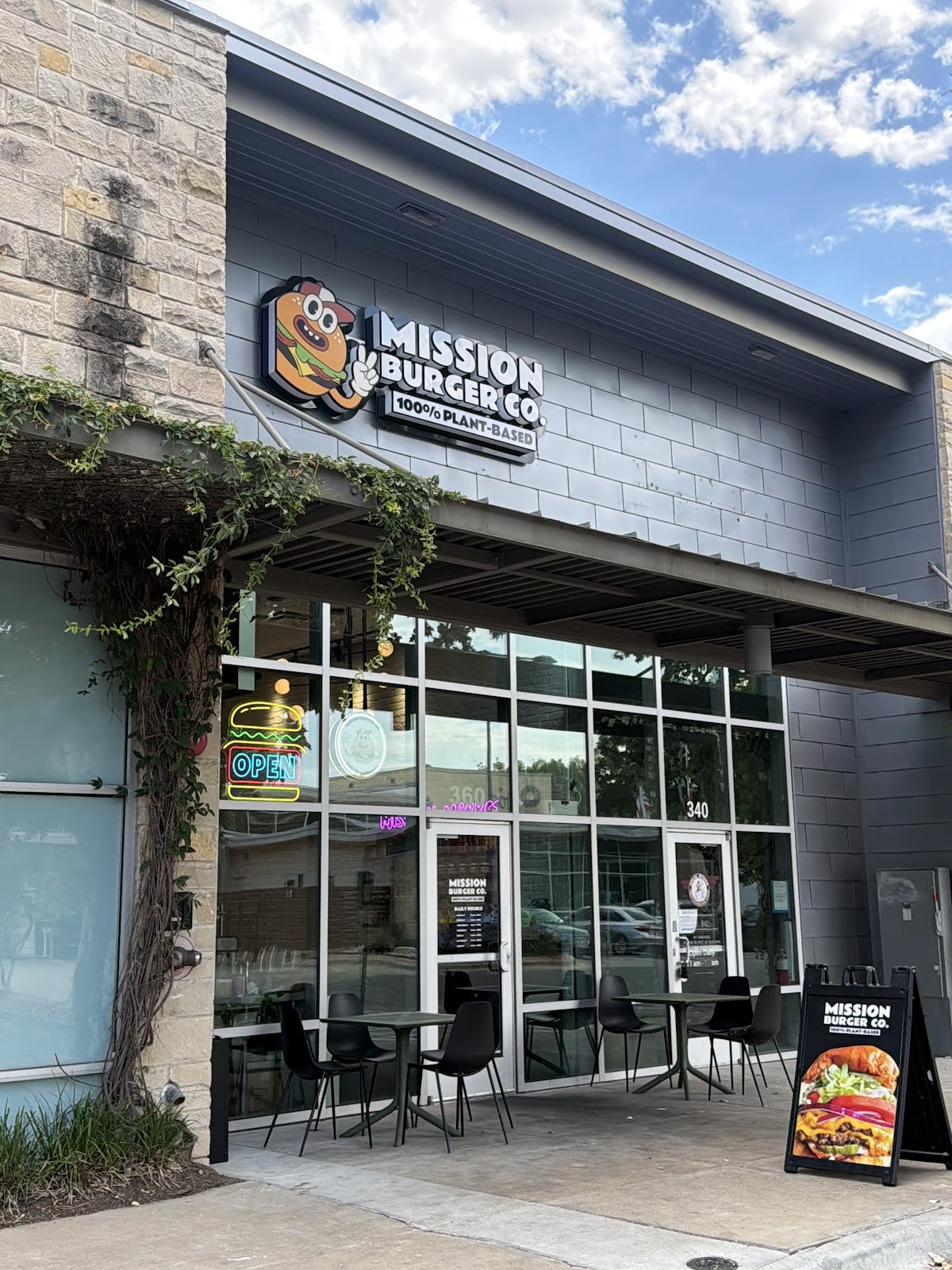 Mission Burger Co.: the place