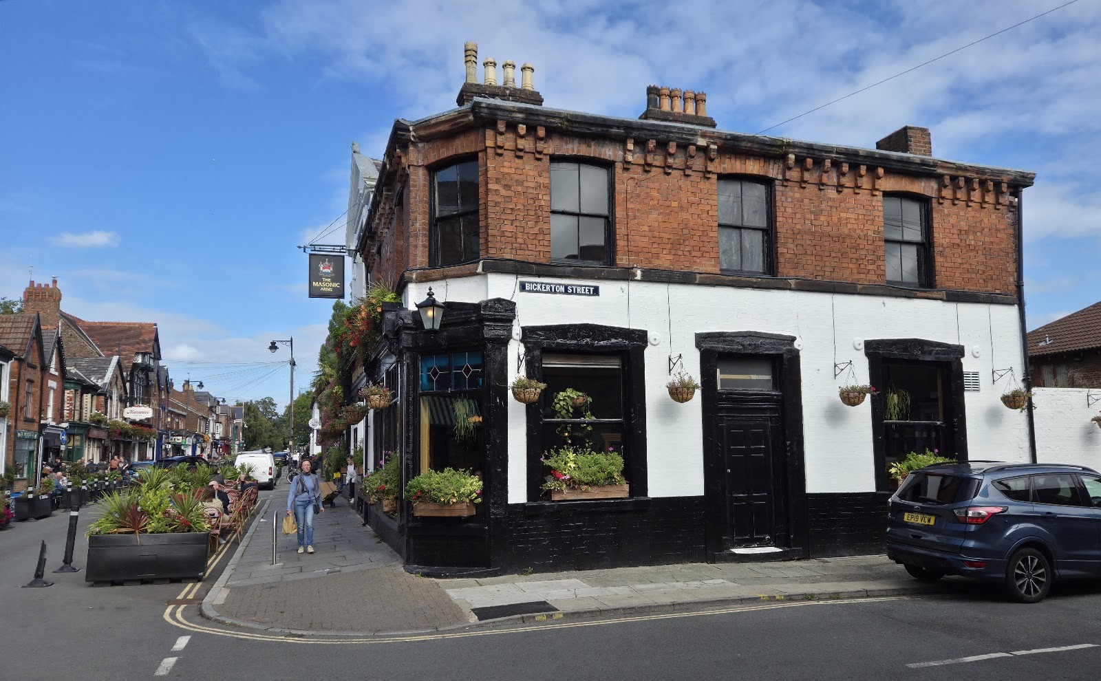 The Masonic Arms: the place