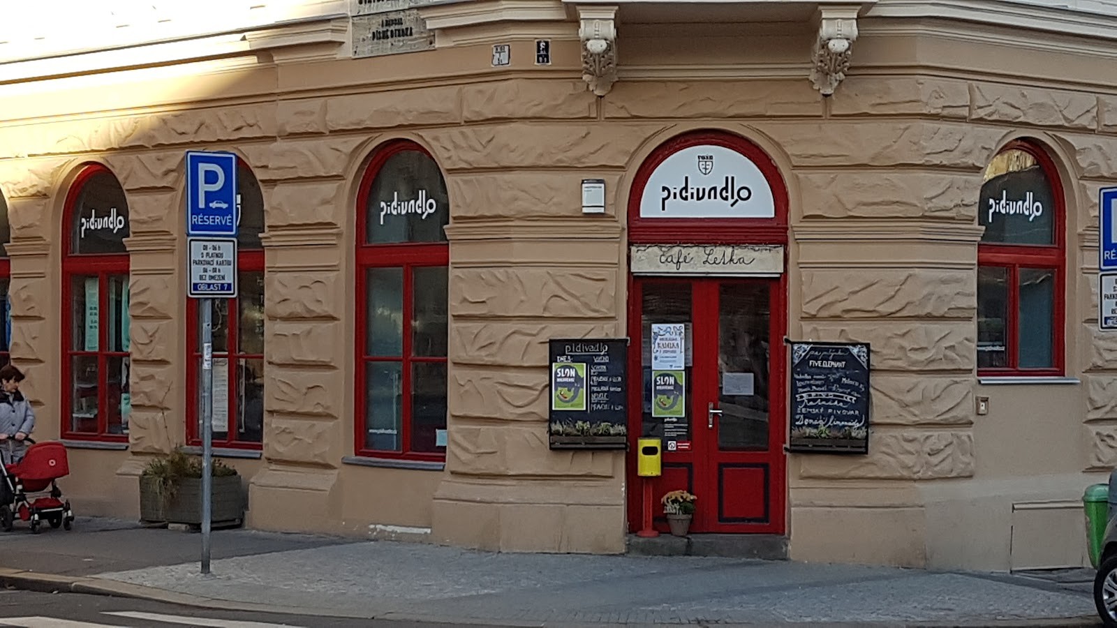 Cafe Letka: the place