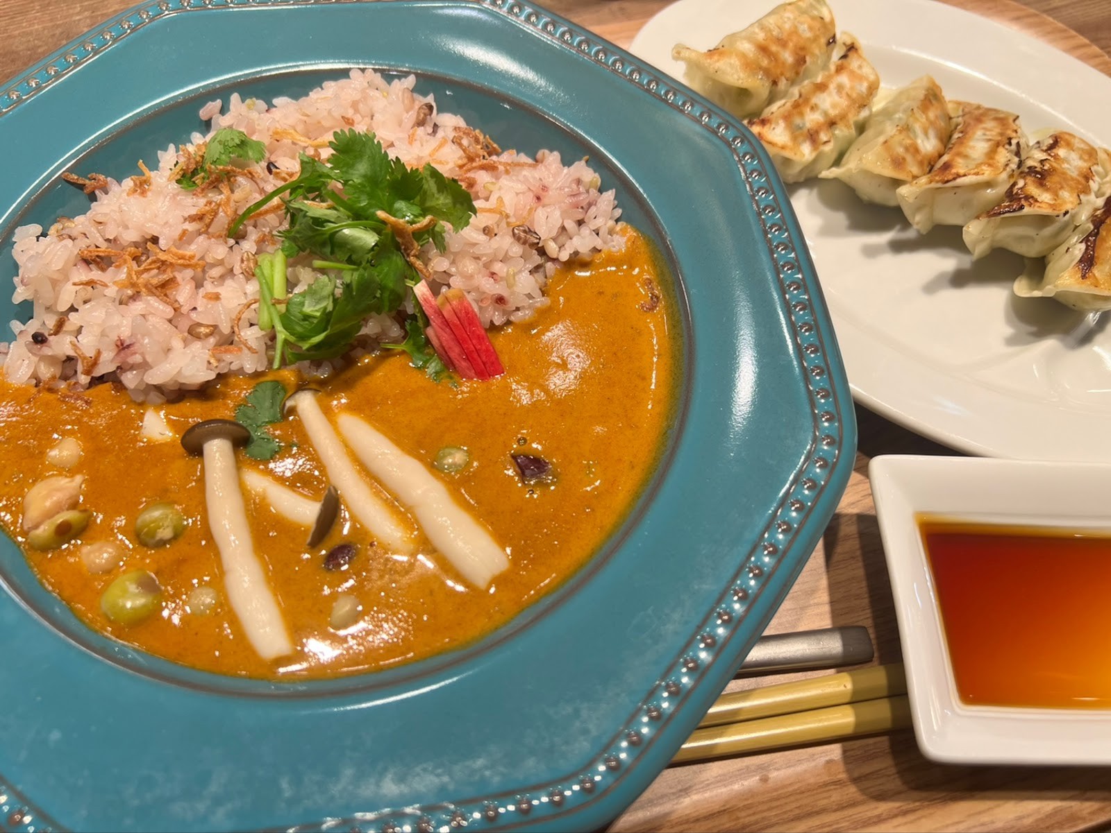 T's TanTan Ecute Ueno: food & drinks