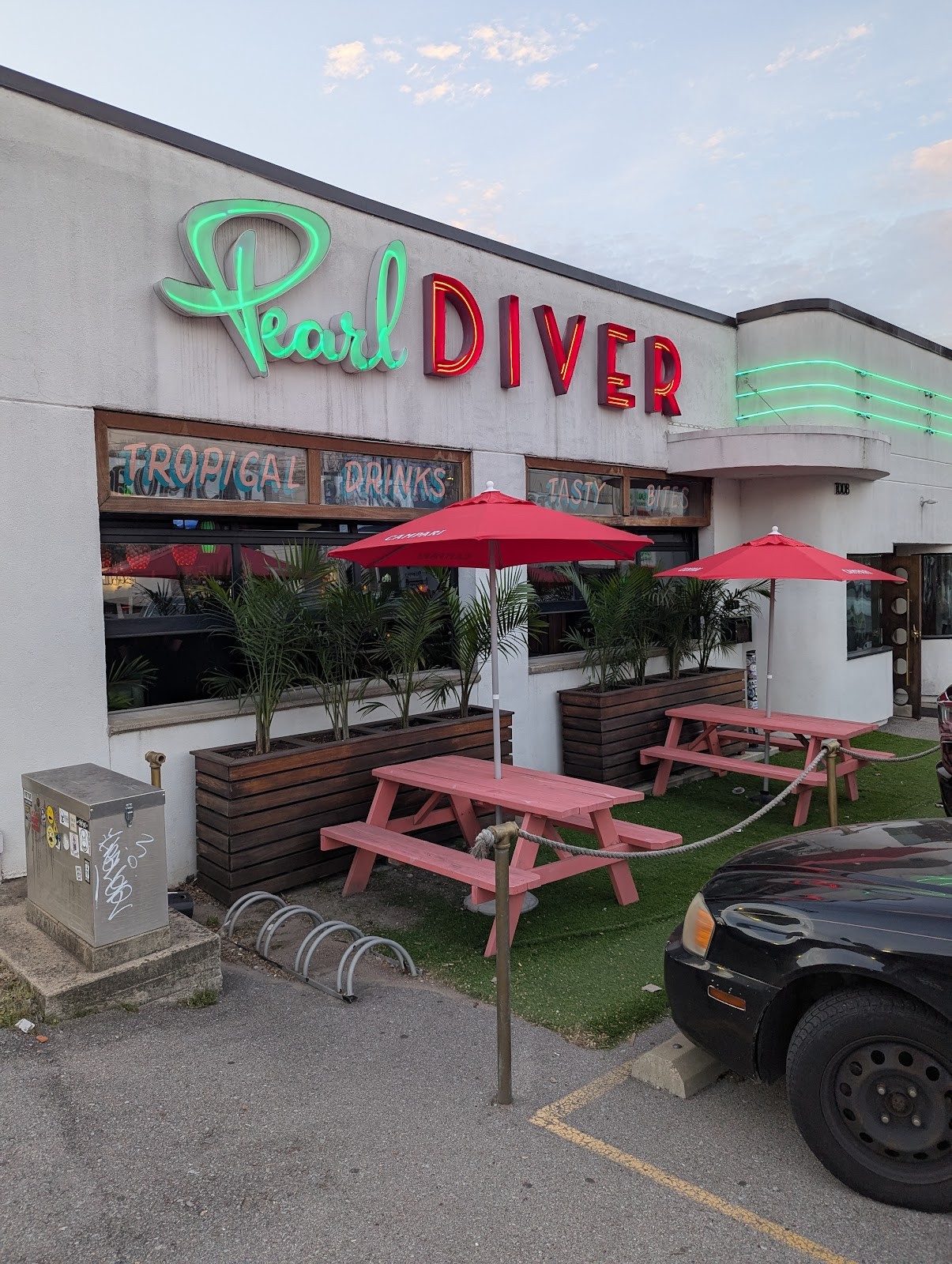 Pearl Diver: the place