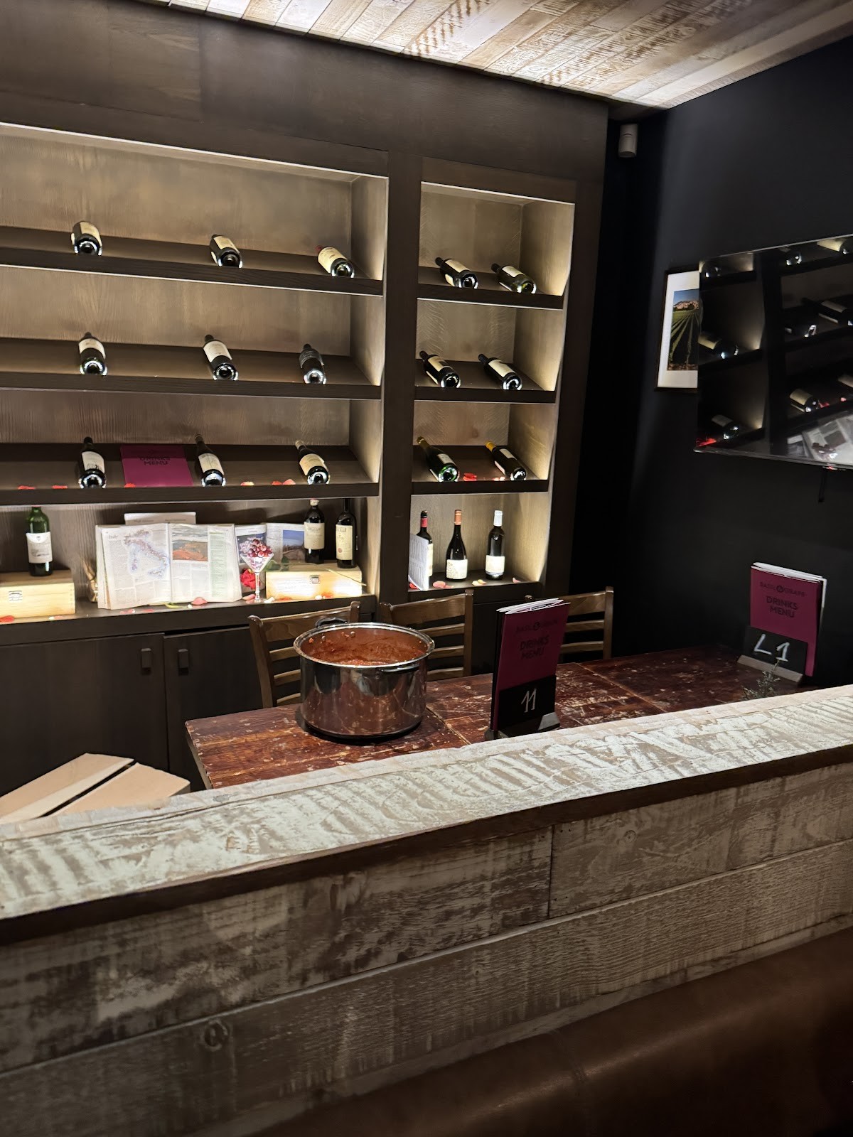 Basil & Grape: the place