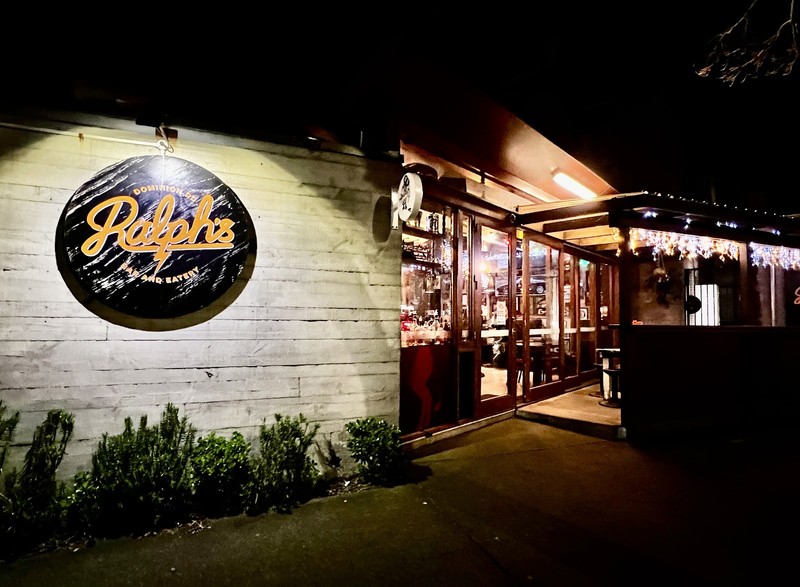 Ralph's Bar and Eatery: photo
