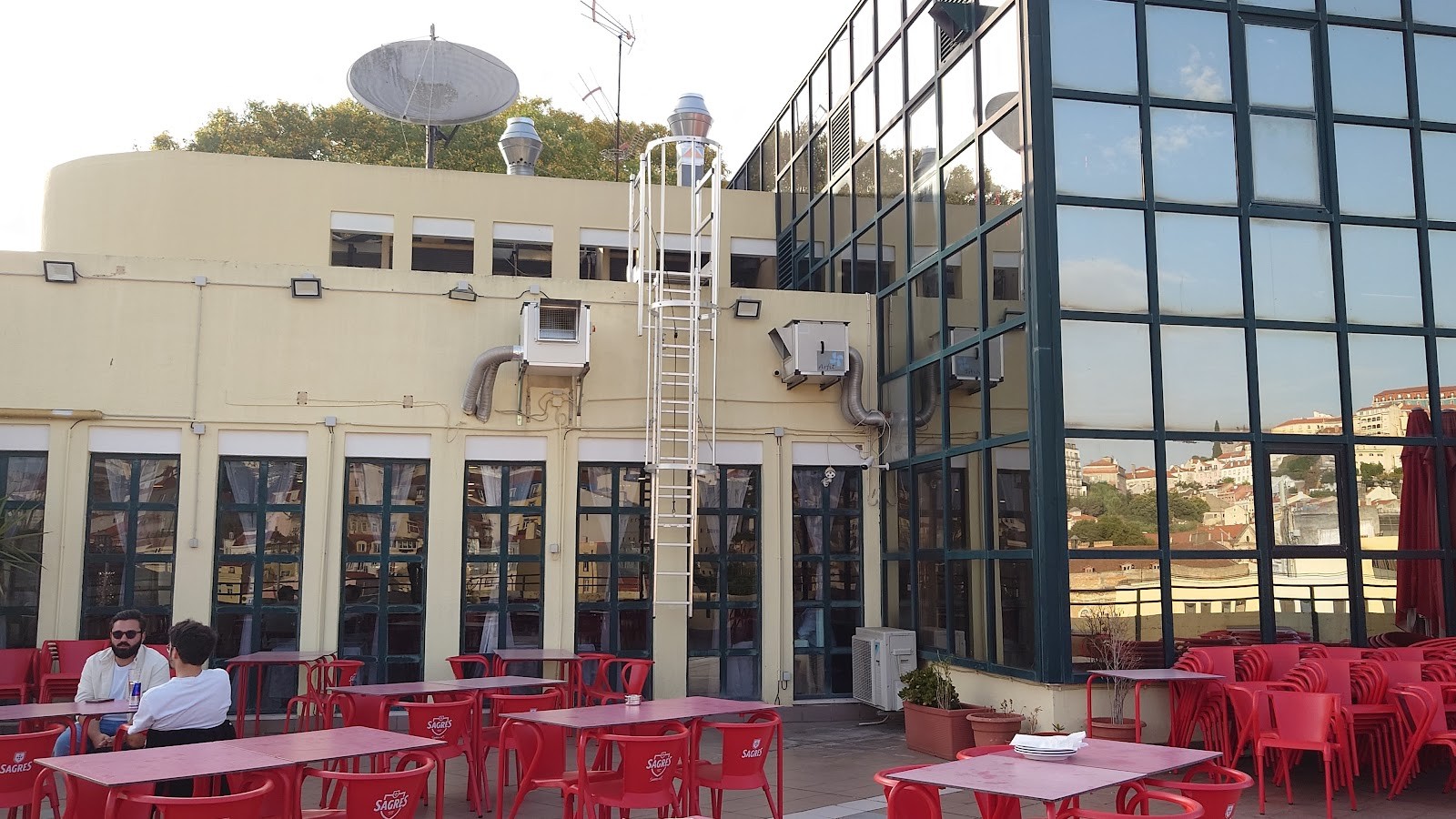 Hua Ta Li Chinese Restaurant: the place