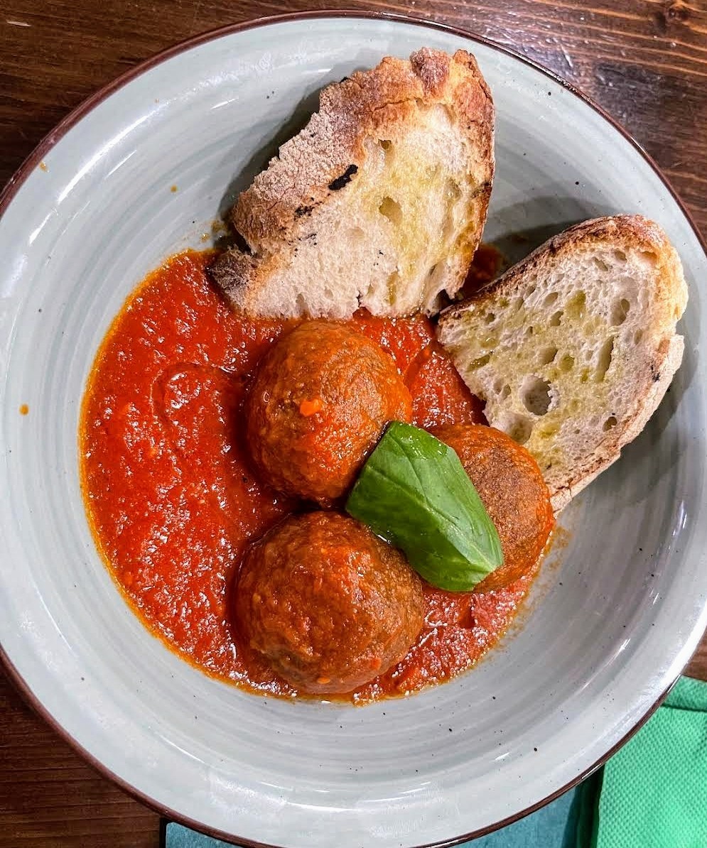 La Puntarella Pazza: food & drinks